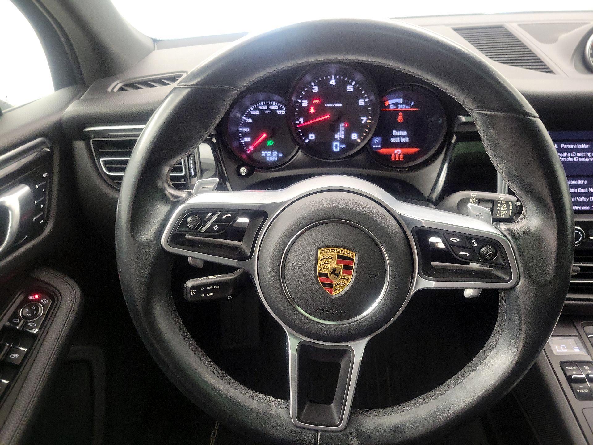 Thumbnail: 2021 Porsche Macan - 10