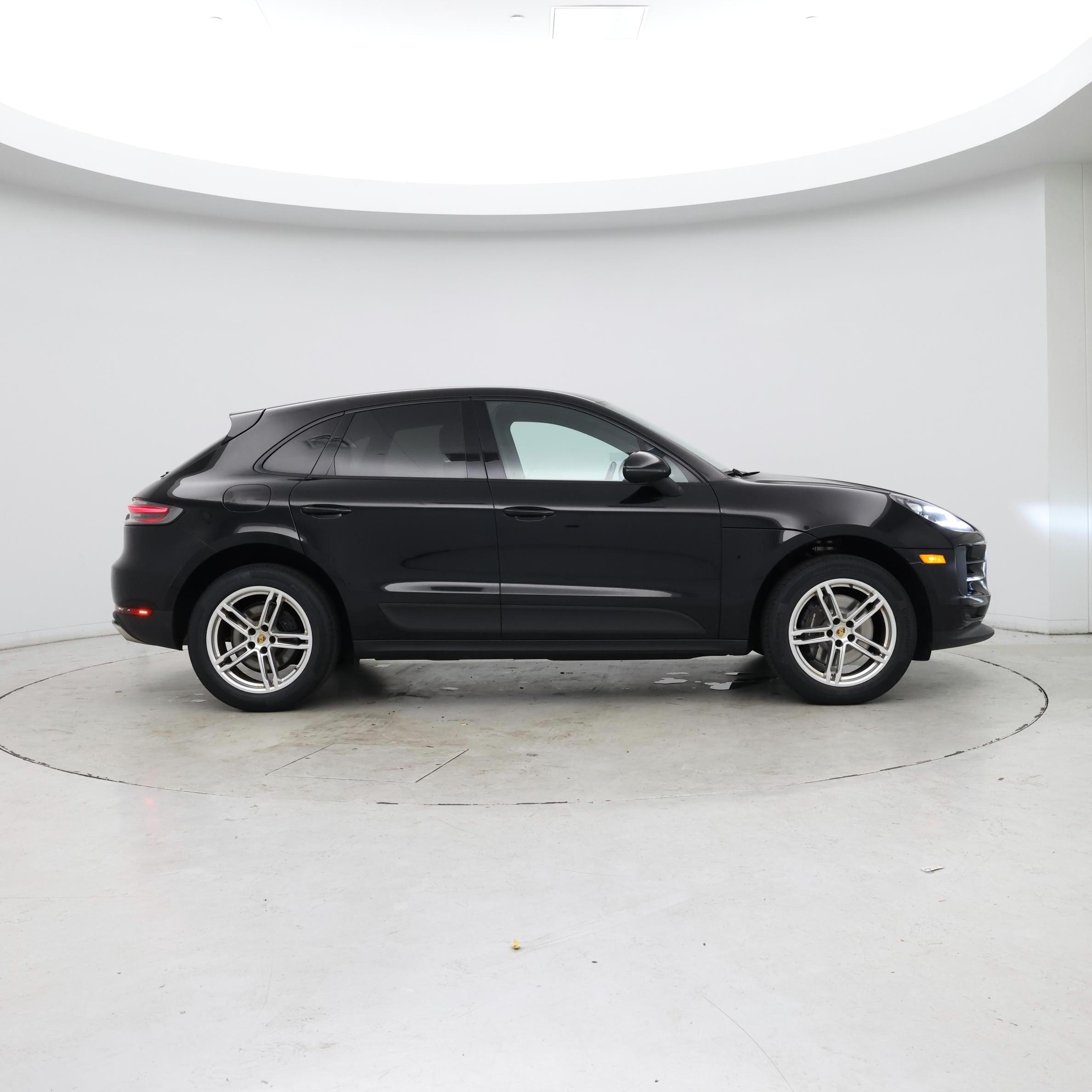 Thumbnail: 2021 Porsche Macan - 7