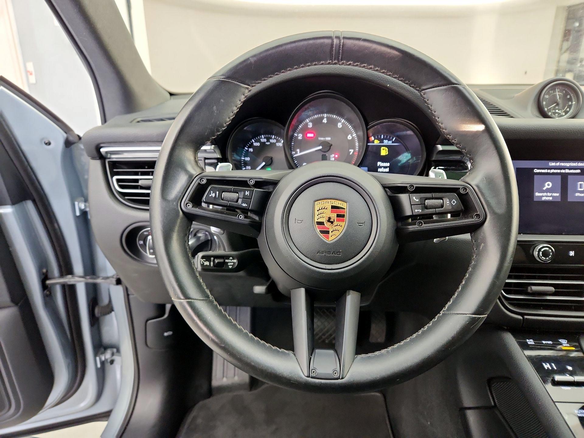 Thumbnail: 2023 Porsche Macan - 10