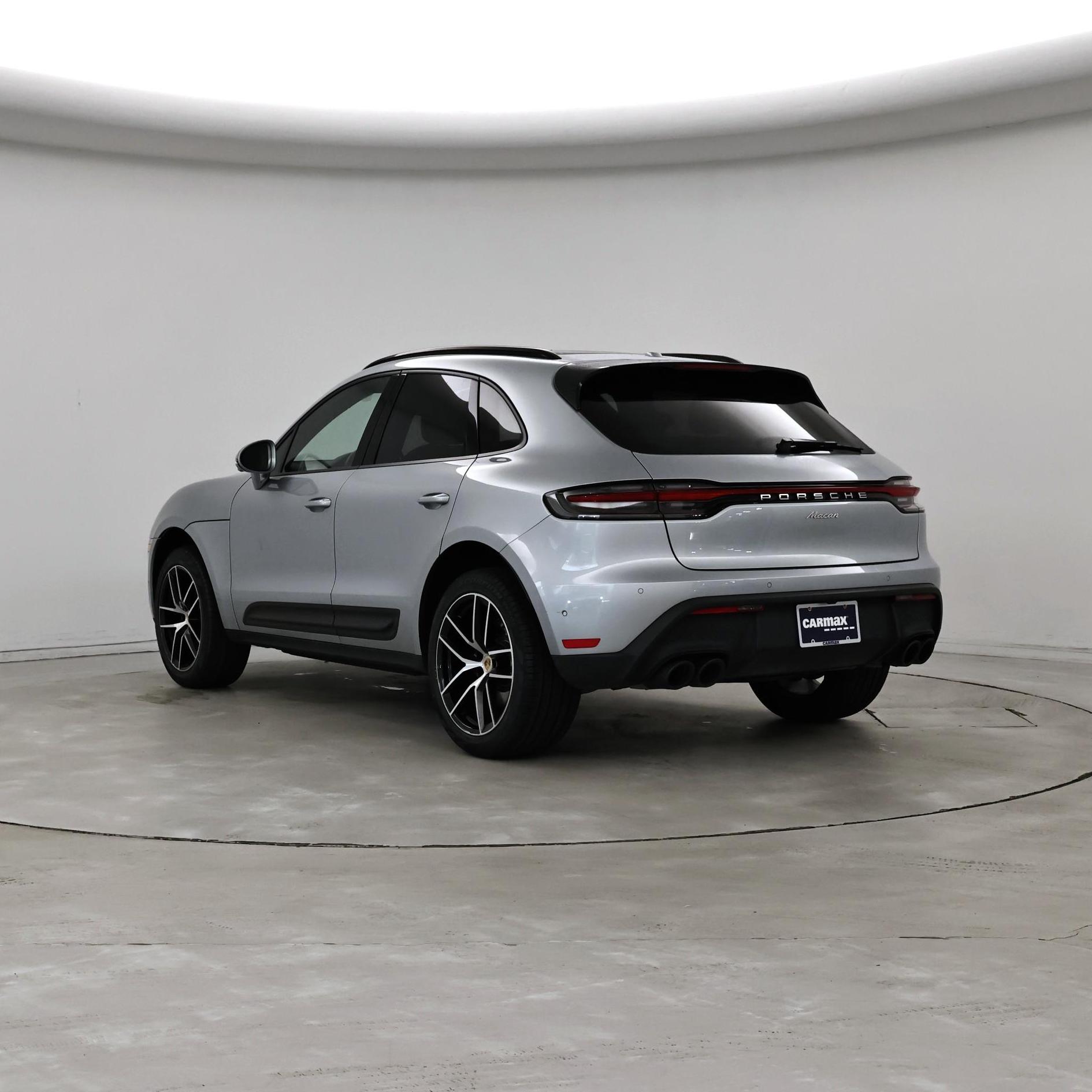 Thumbnail: 2023 Porsche Macan - 2