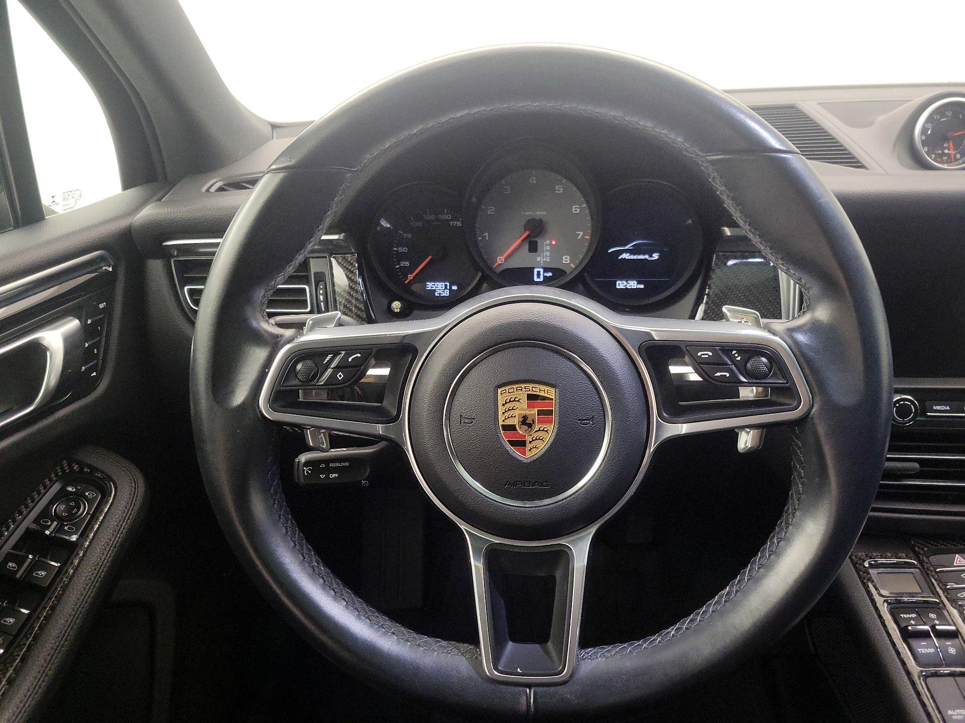 Thumbnail: 2020 Porsche Macan - 10