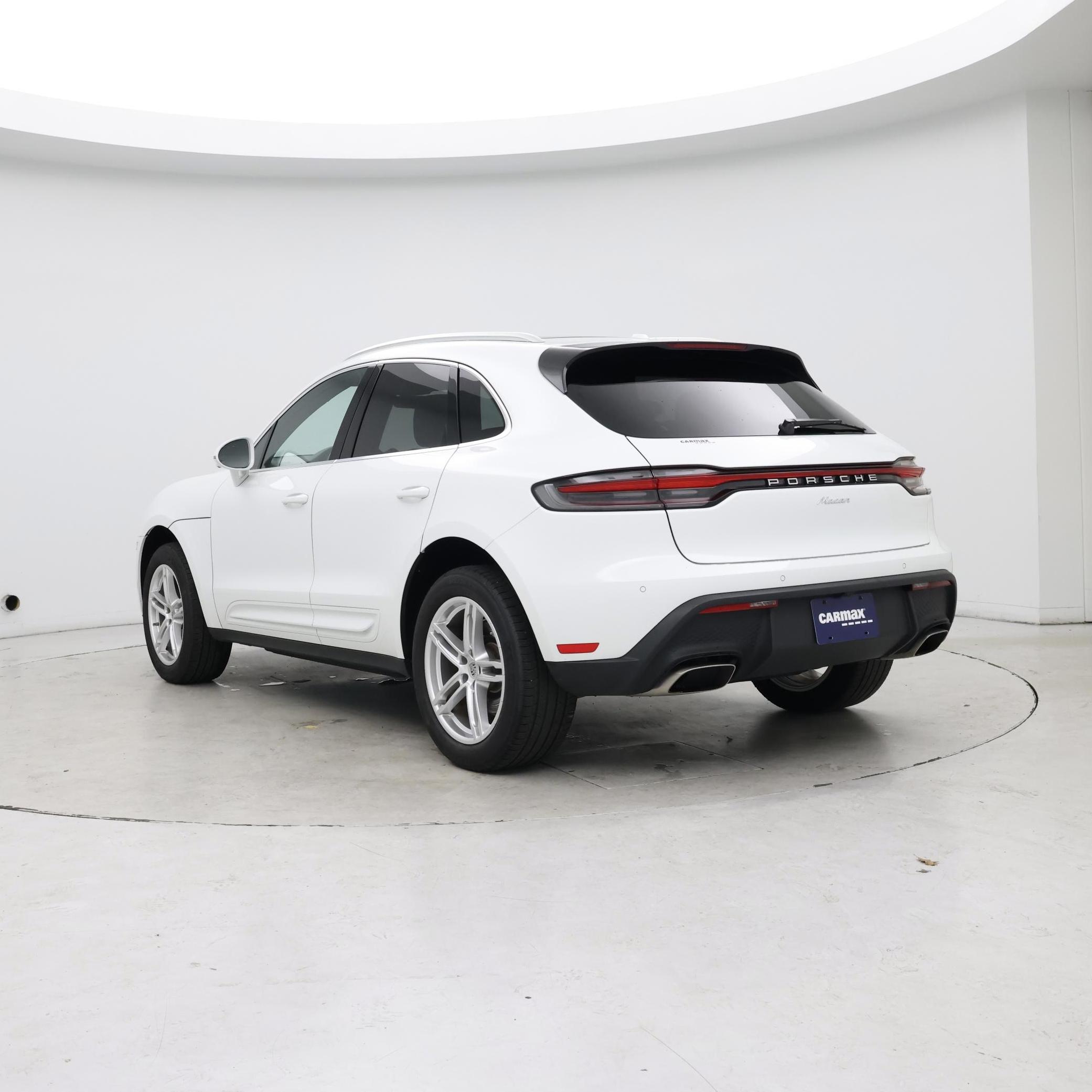 Thumbnail: 2022 Porsche Macan - 2