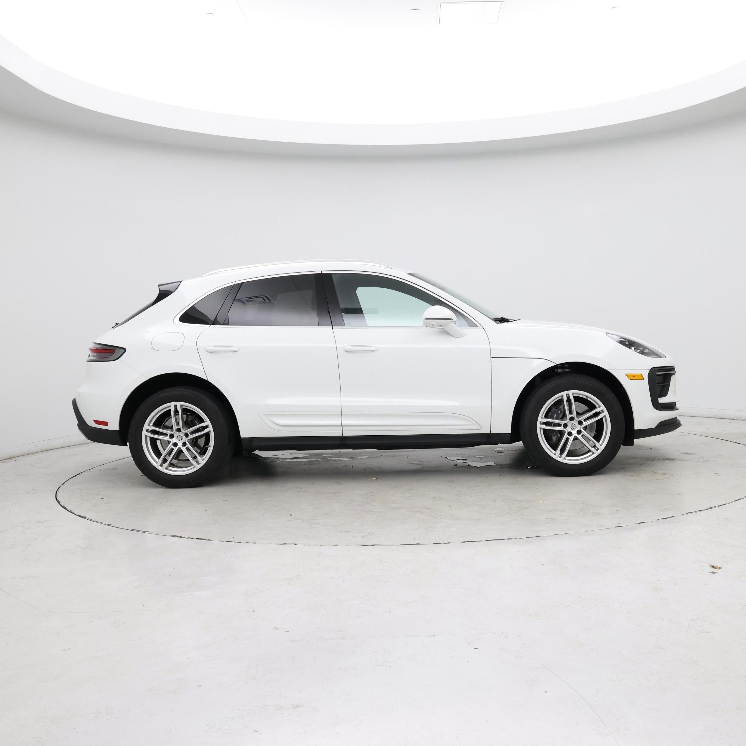 Thumbnail: 2022 Porsche Macan - 7