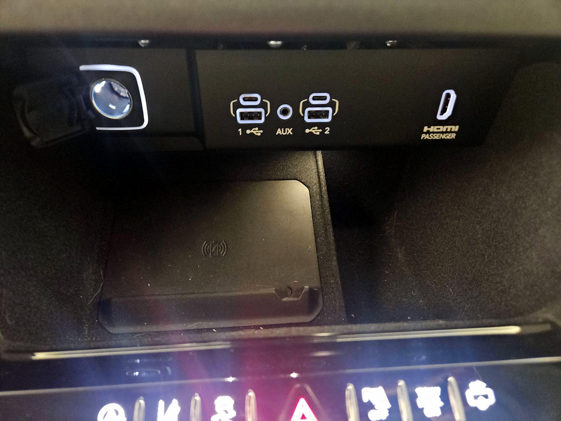 Thumbnail: 2023 Jeep Wagoneer - 19