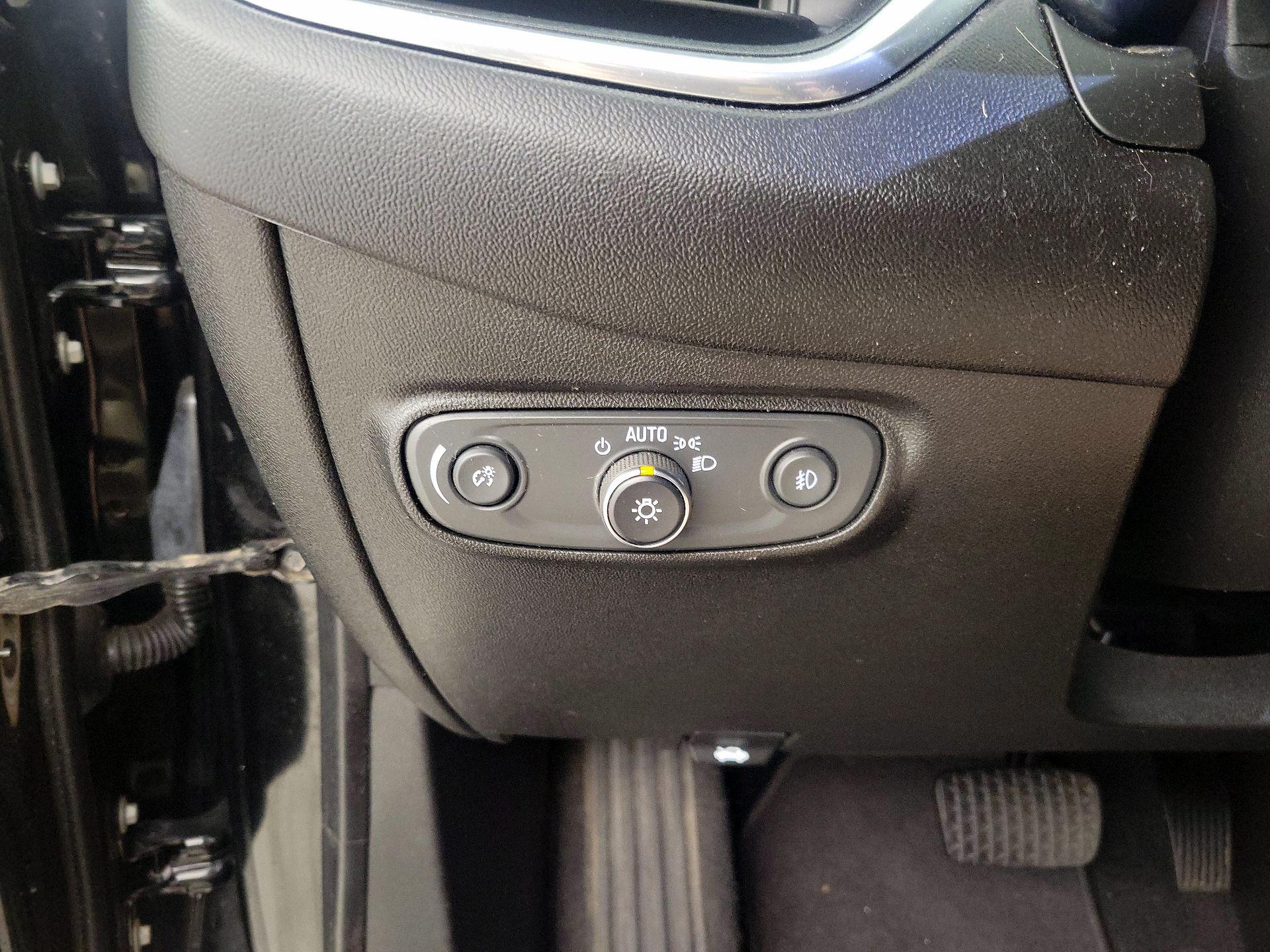 Thumbnail: 2020 Chevrolet Equinox - 13