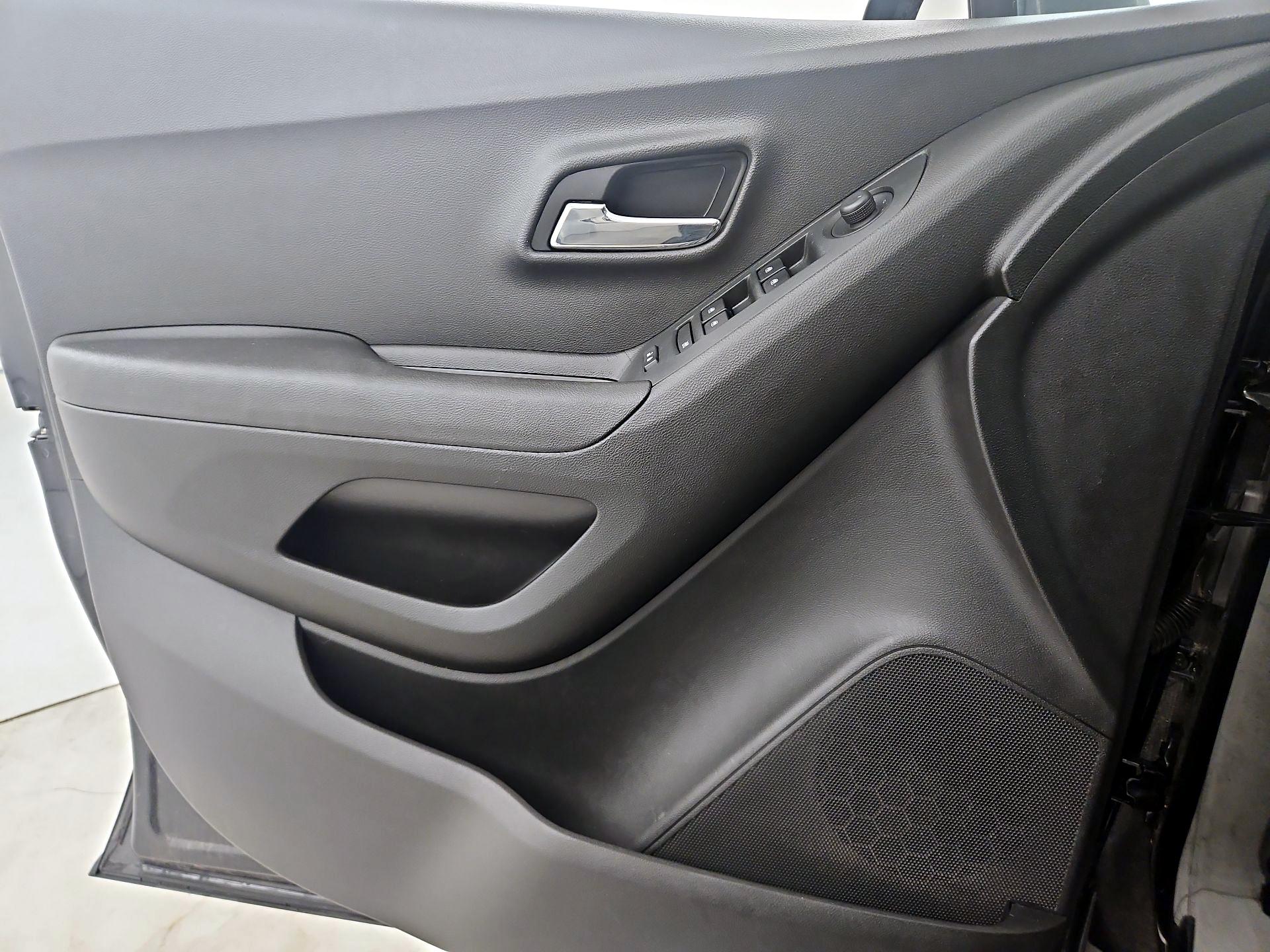 Thumbnail: 2019 Chevrolet Trax - 12