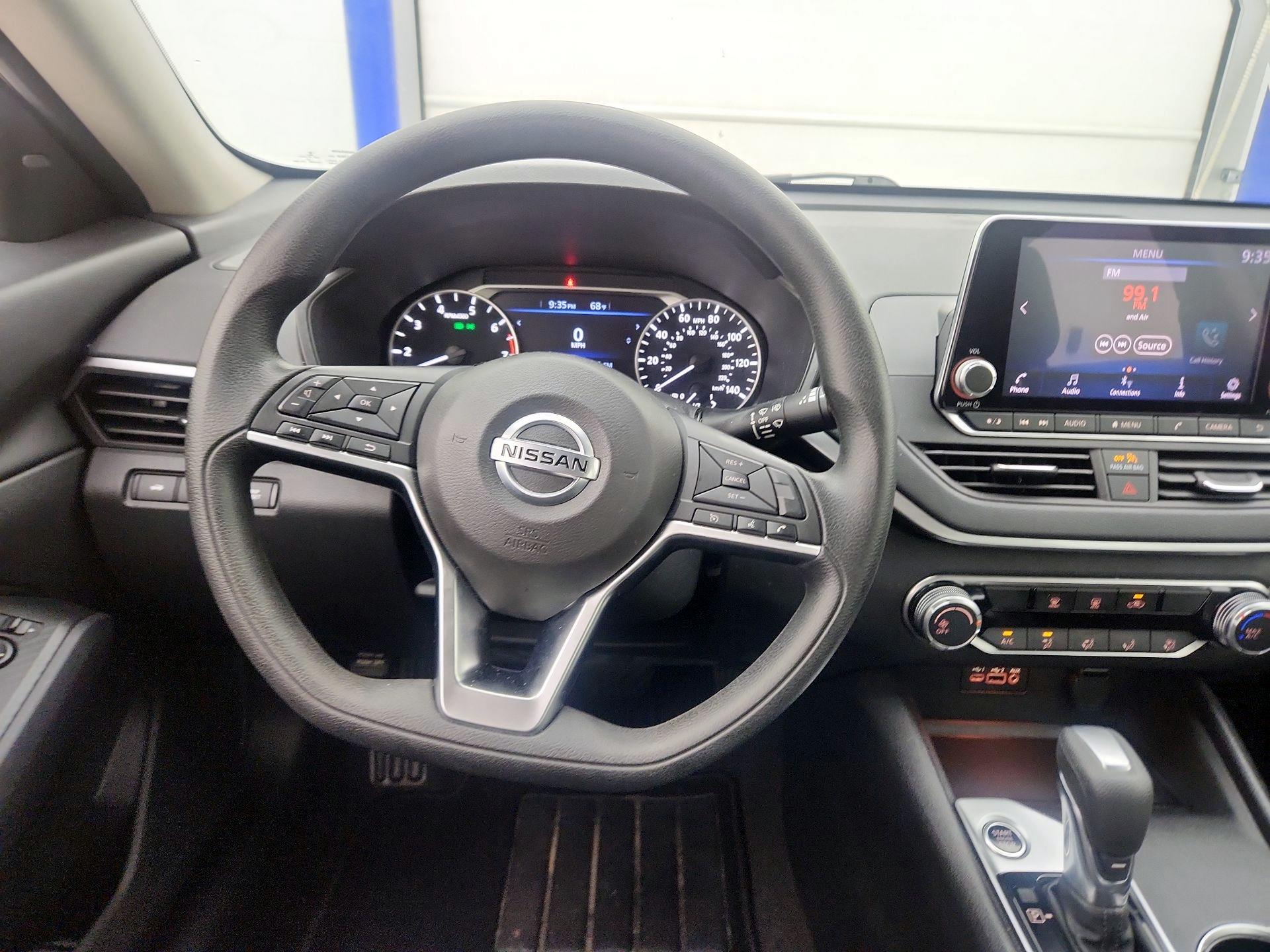 Thumbnail: 2022 Nissan Altima - 10
