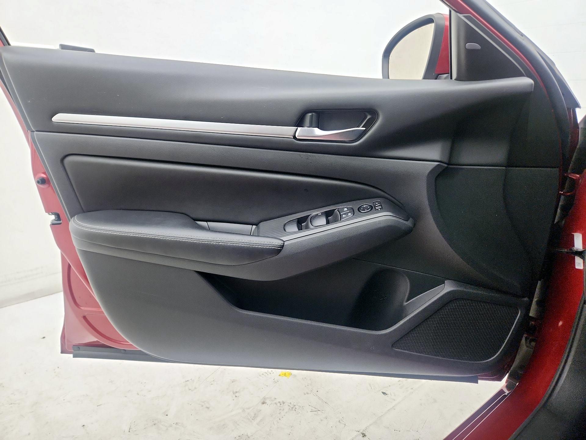 Thumbnail: 2022 Nissan Altima - 12