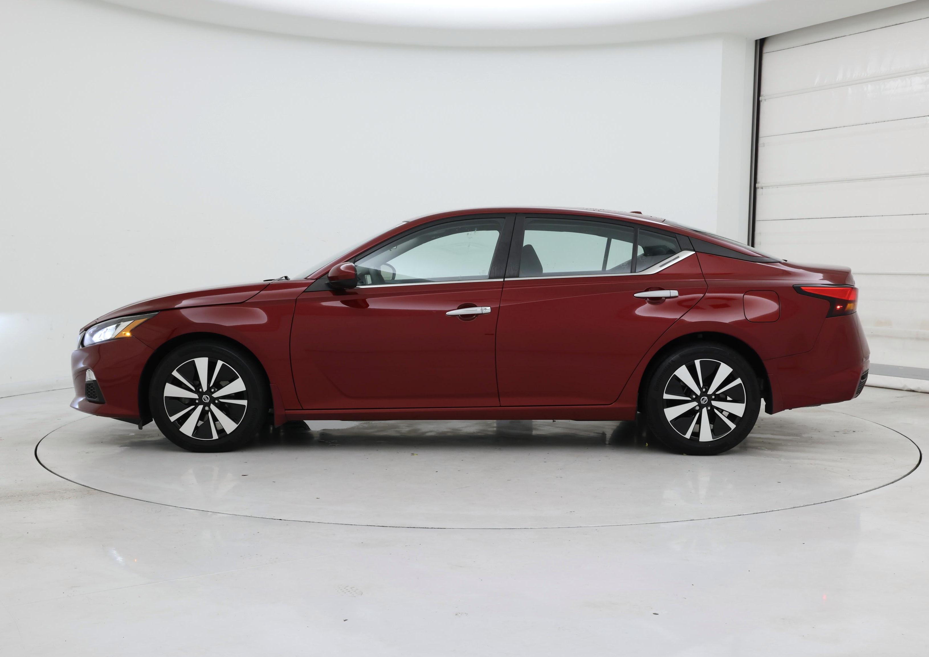 Thumbnail: 2022 Nissan Altima - 3