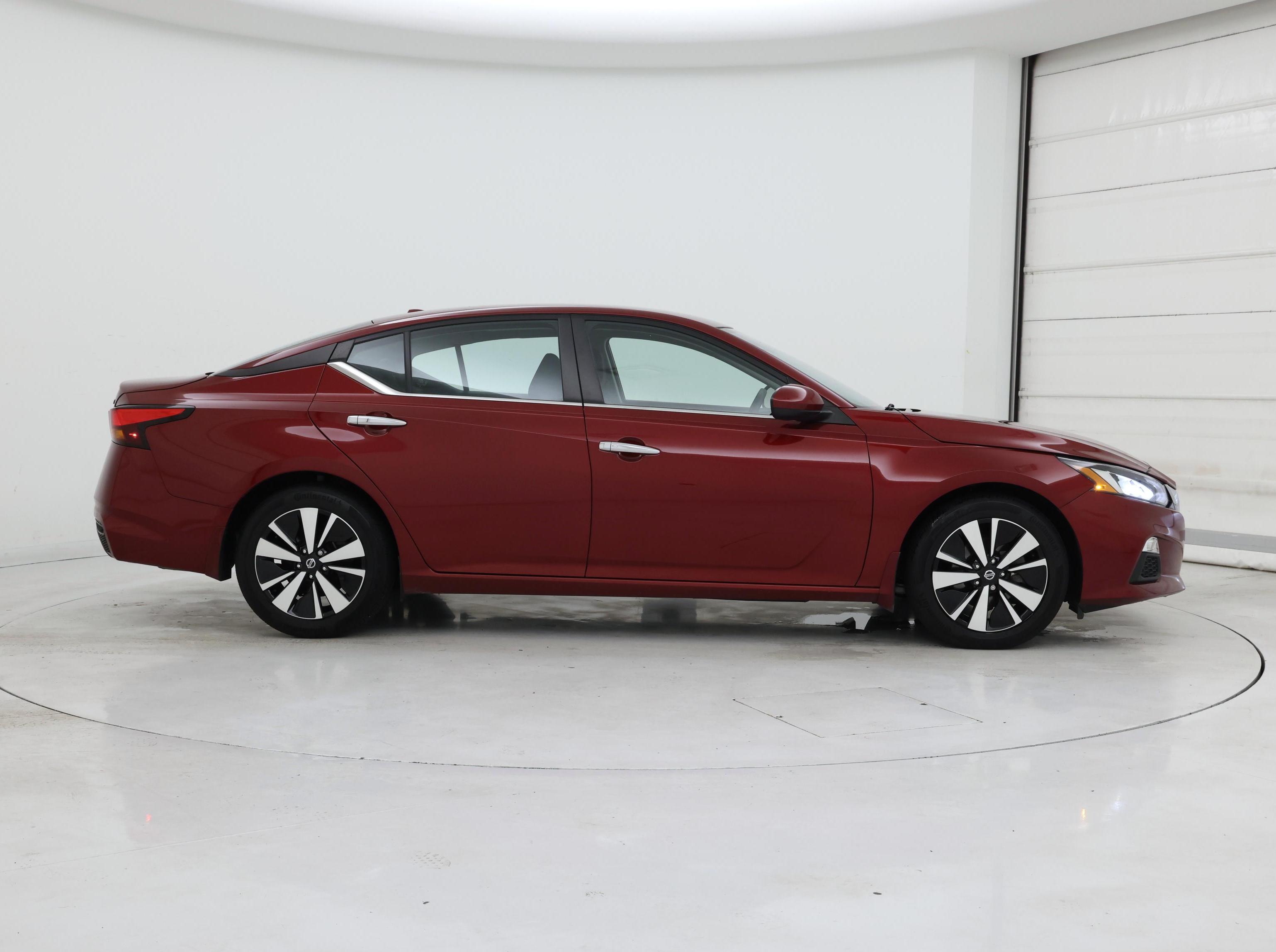 Thumbnail: 2022 Nissan Altima - 7