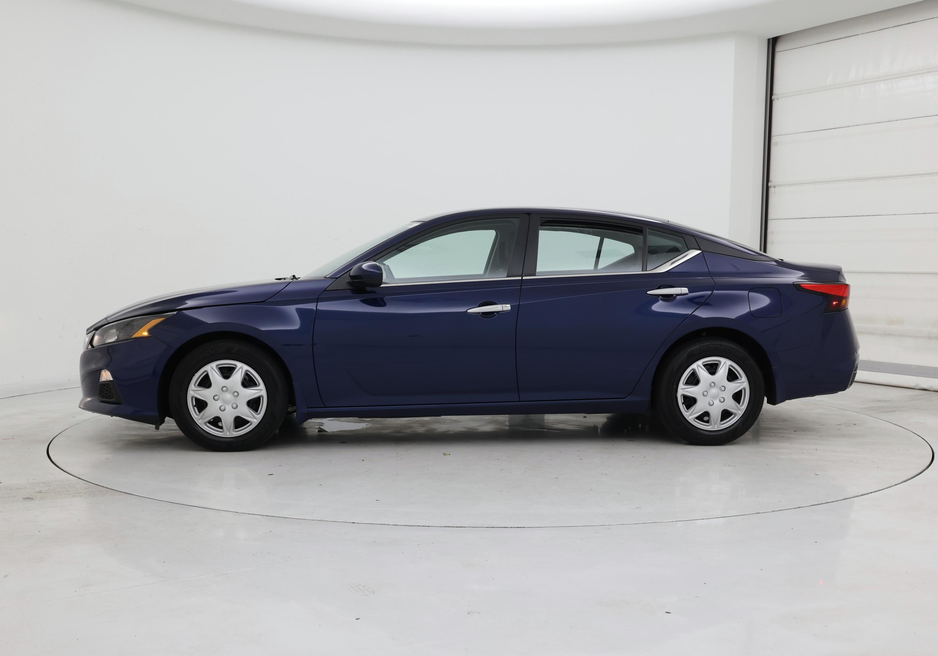 Thumbnail: 2022 Nissan Altima - 3