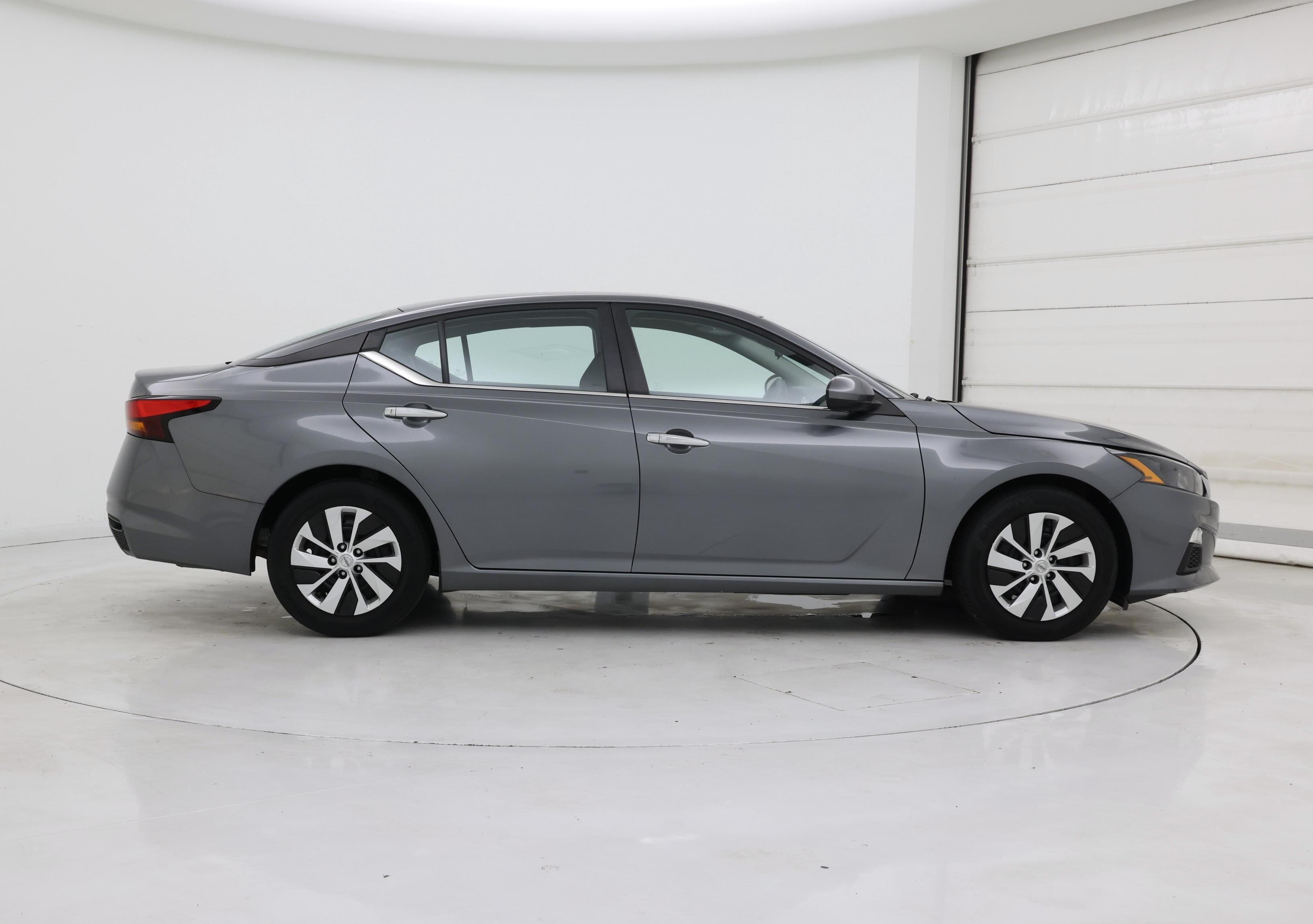 Thumbnail: 2022 Nissan Altima - 7