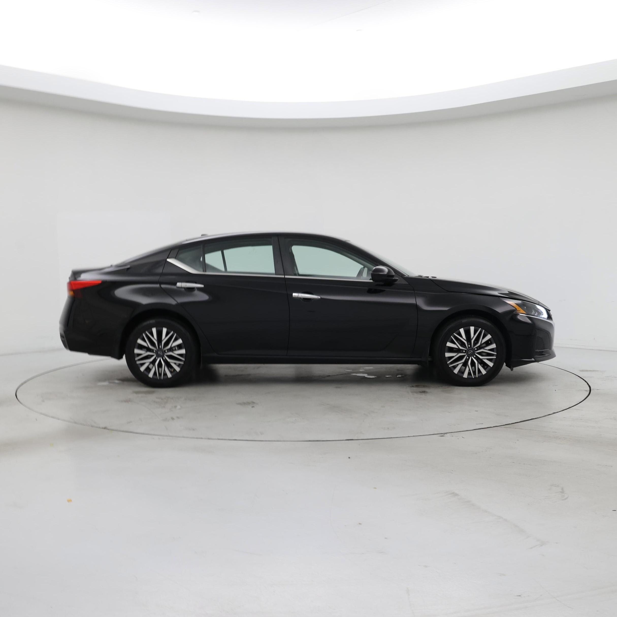 Thumbnail: 2023 Nissan Altima - 7