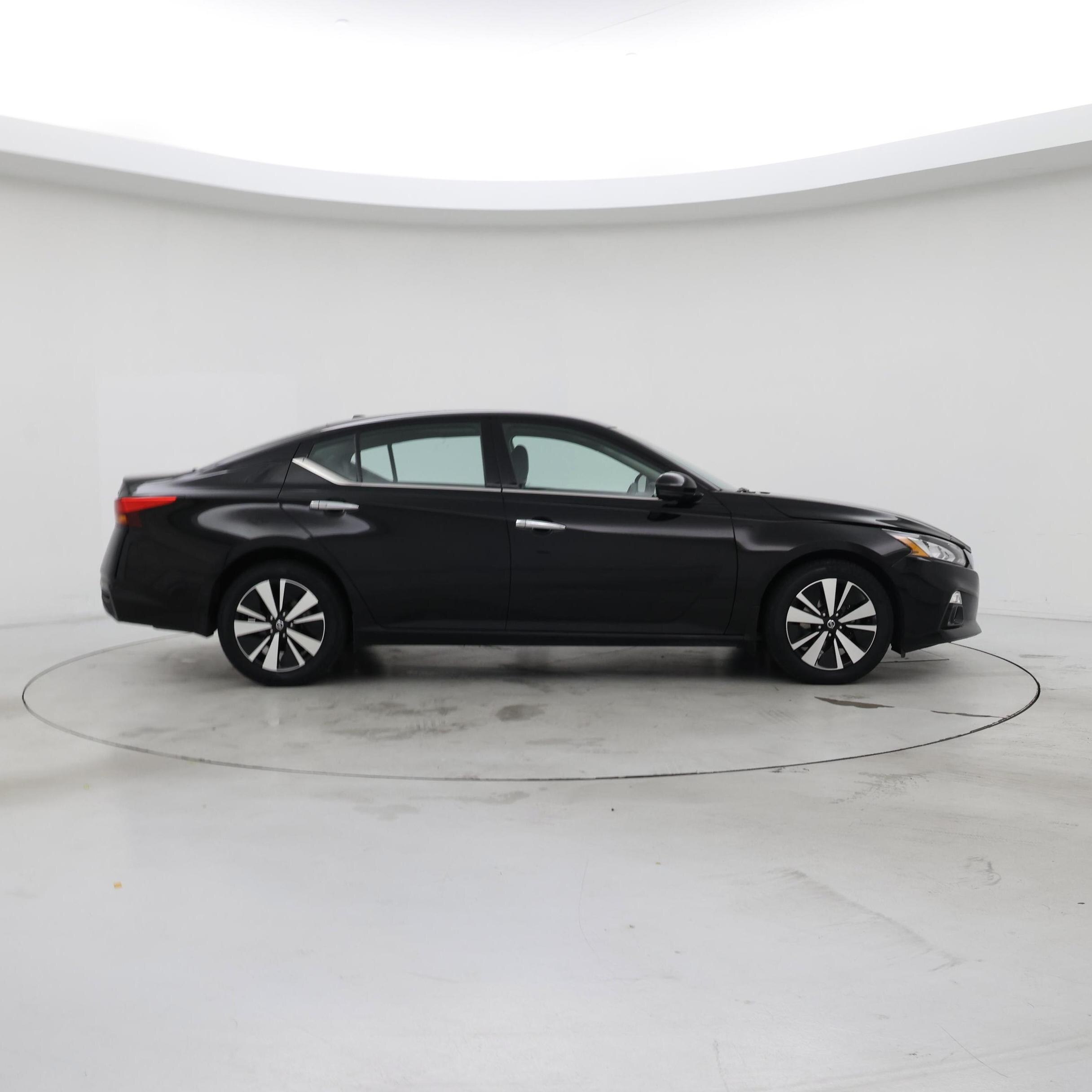 Thumbnail: 2021 Nissan Altima - 7
