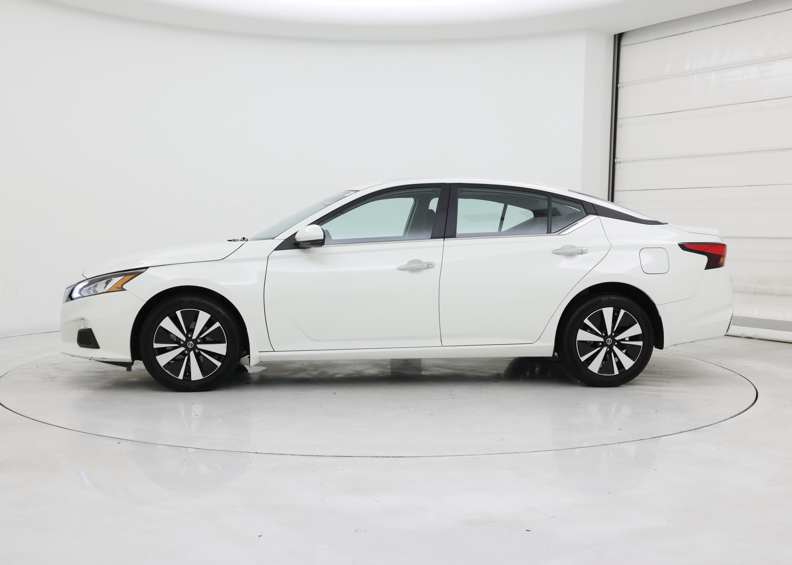 Thumbnail: 2021 Nissan Altima - 3