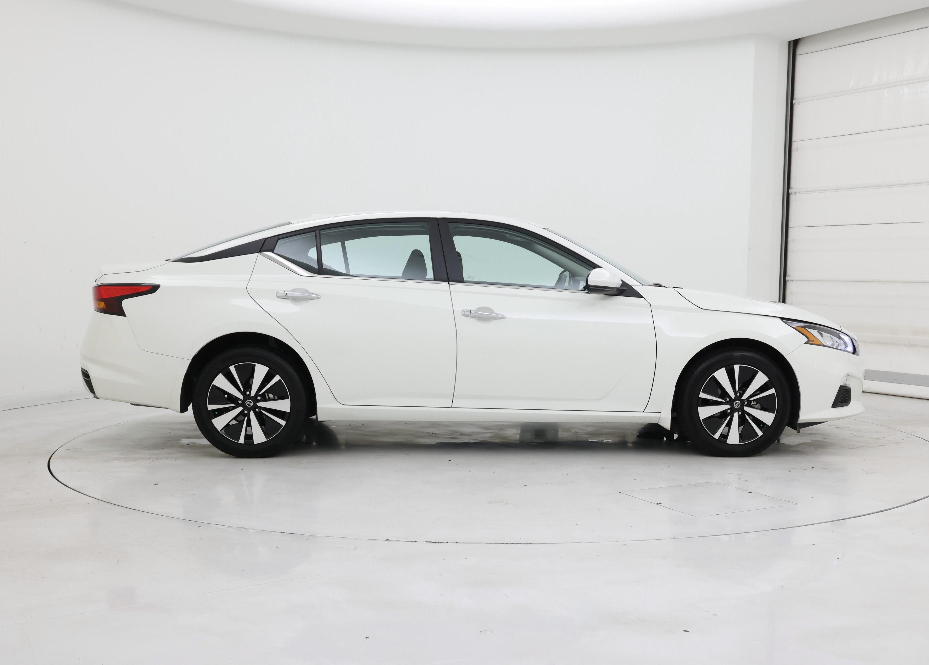 Thumbnail: 2021 Nissan Altima - 7