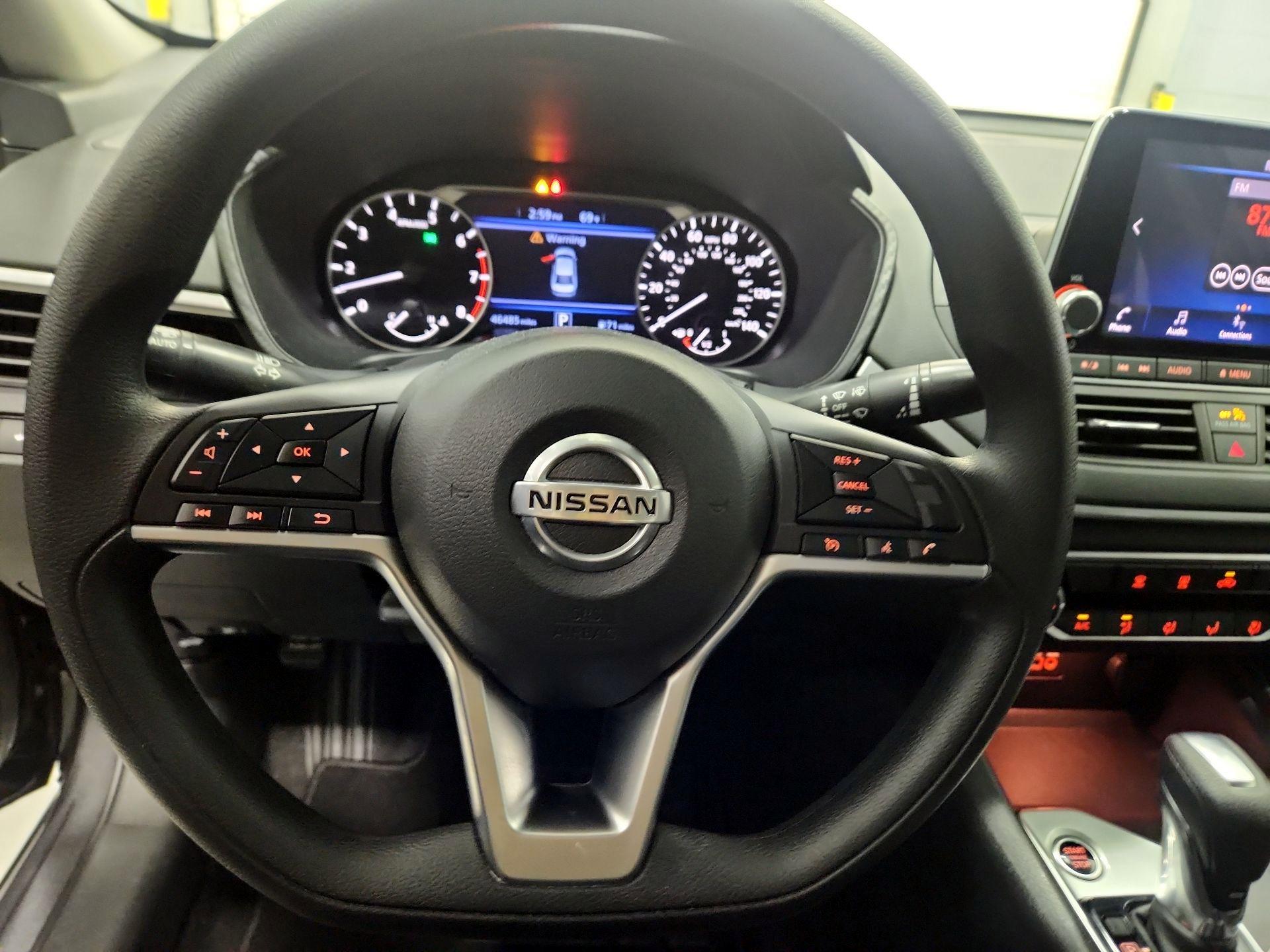 Thumbnail: 2022 Nissan Altima - 10