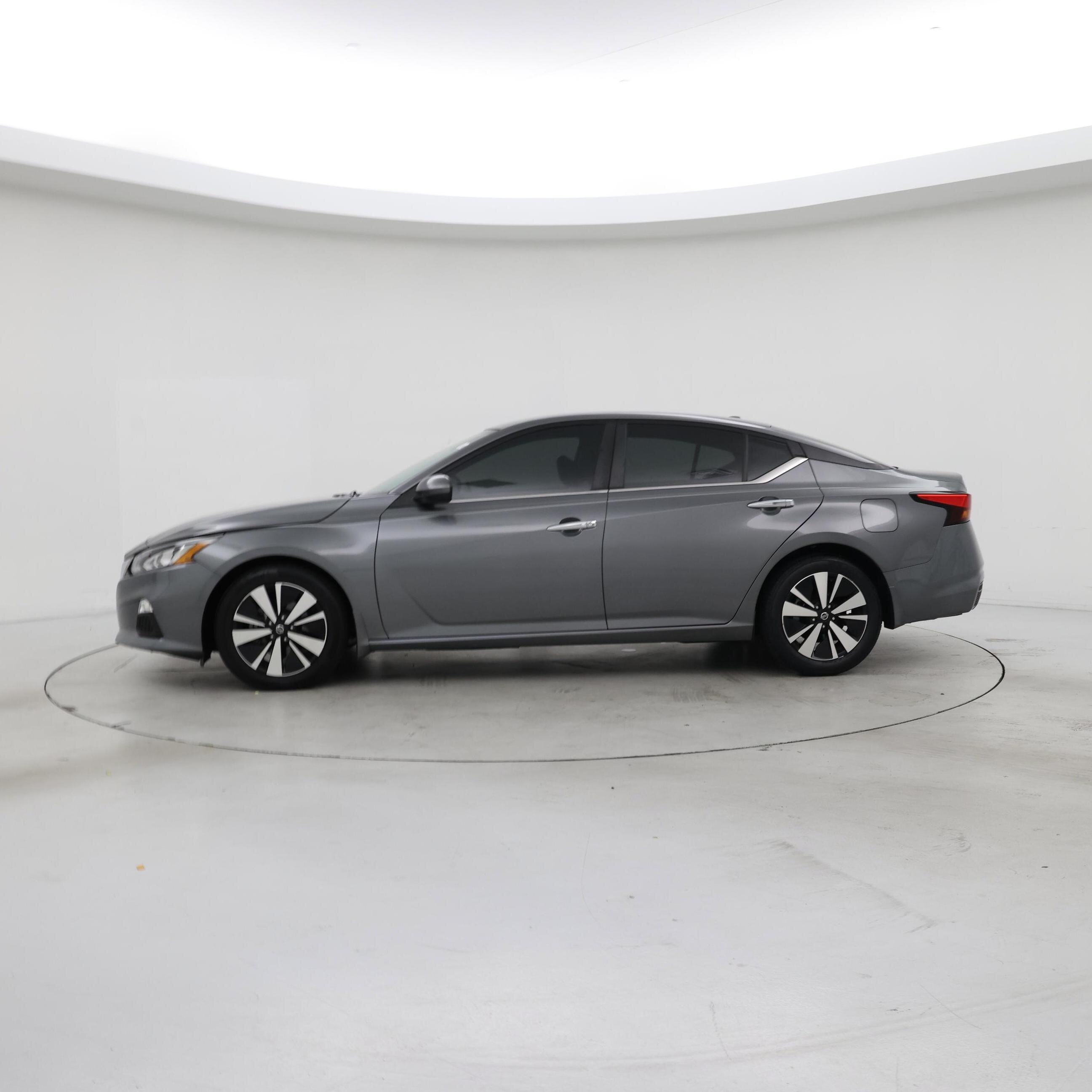 Thumbnail: 2022 Nissan Altima - 3