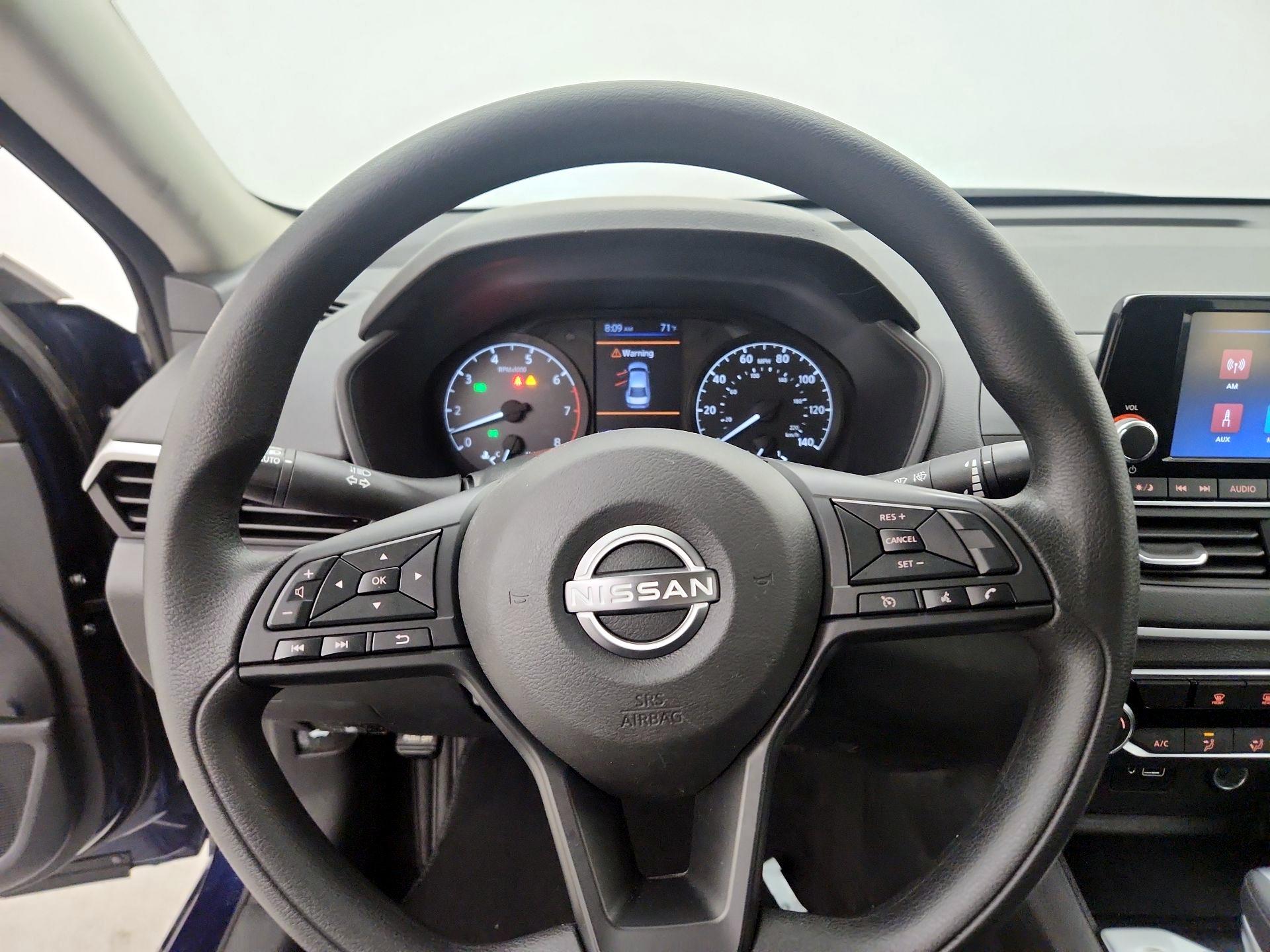 Thumbnail: 2023 Nissan Altima - 10