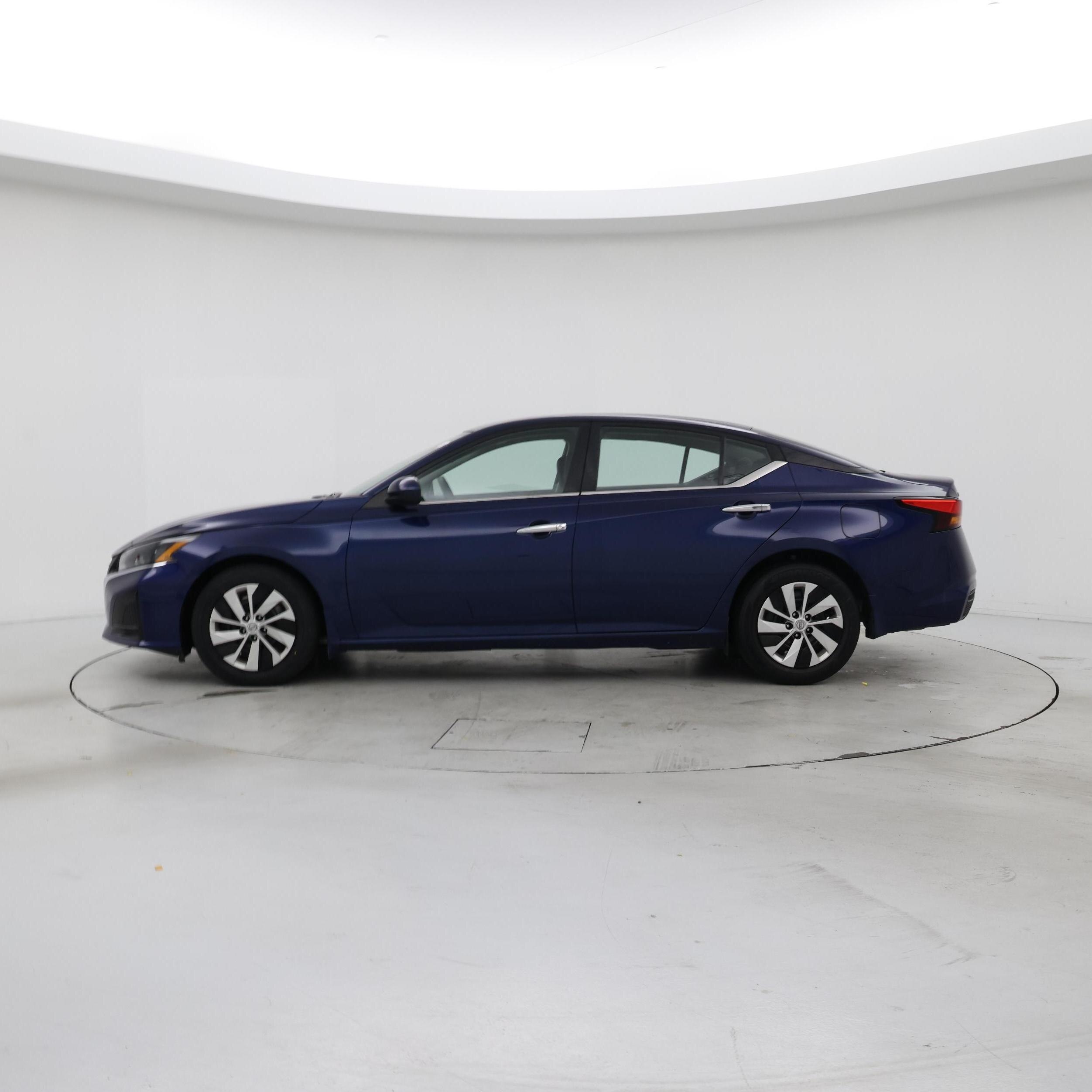 Thumbnail: 2023 Nissan Altima - 3