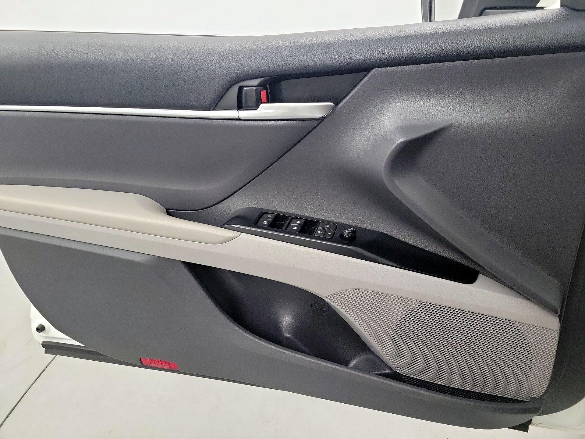 Thumbnail: 2020 Toyota Camry - 10