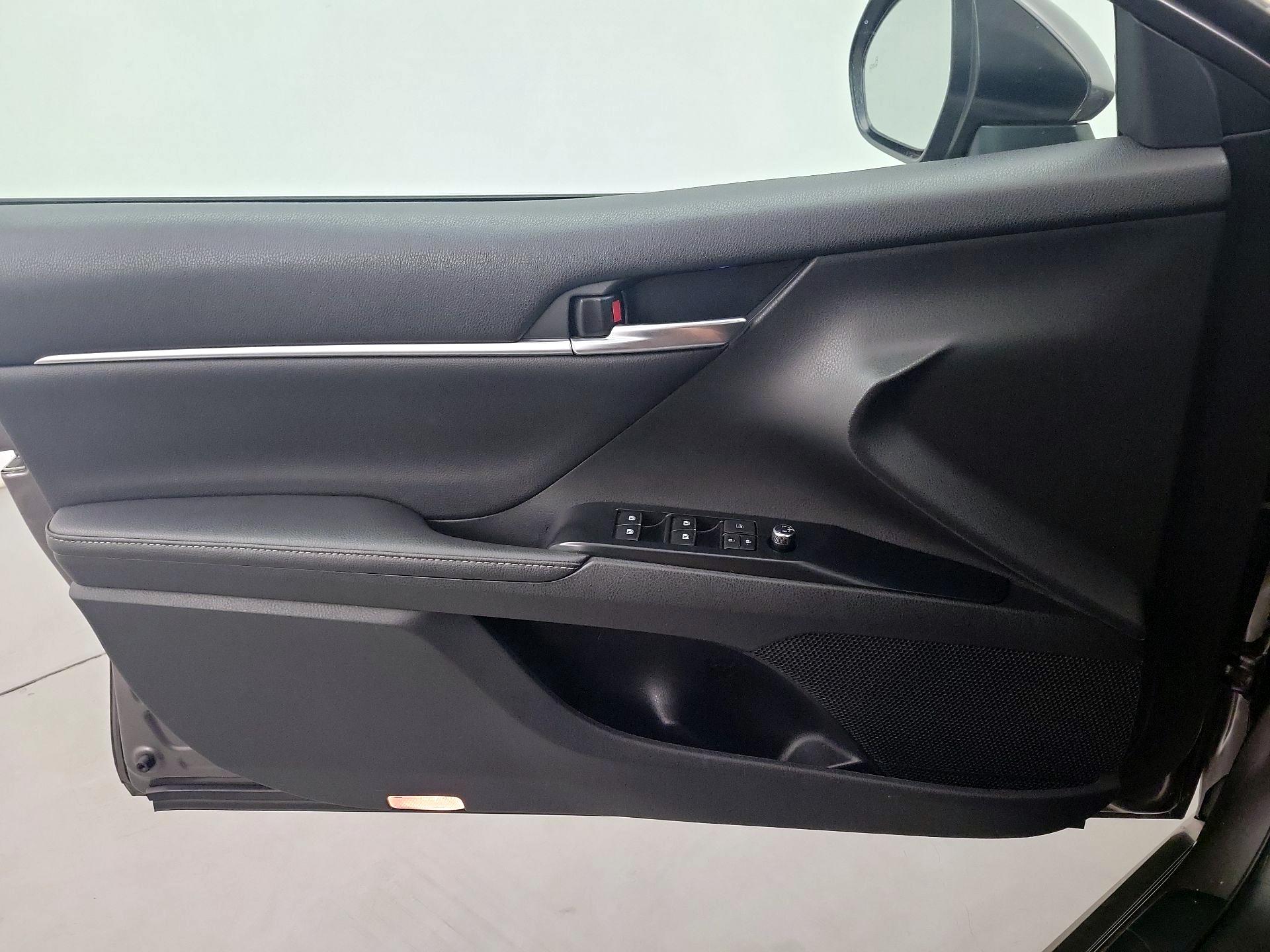 Thumbnail: 2020 Toyota Camry - 12