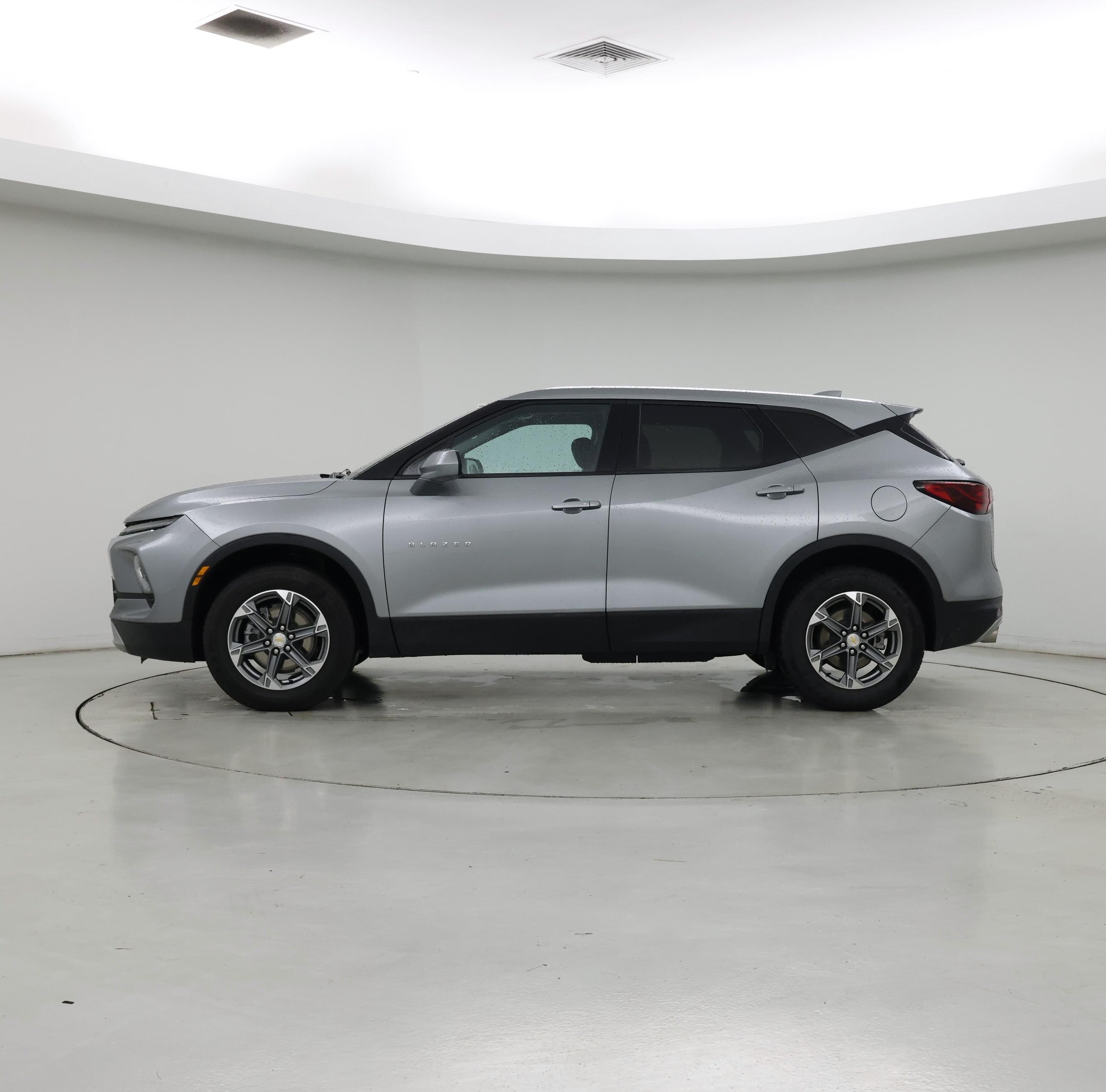 Thumbnail: 2023 Chevrolet Blazer - 3