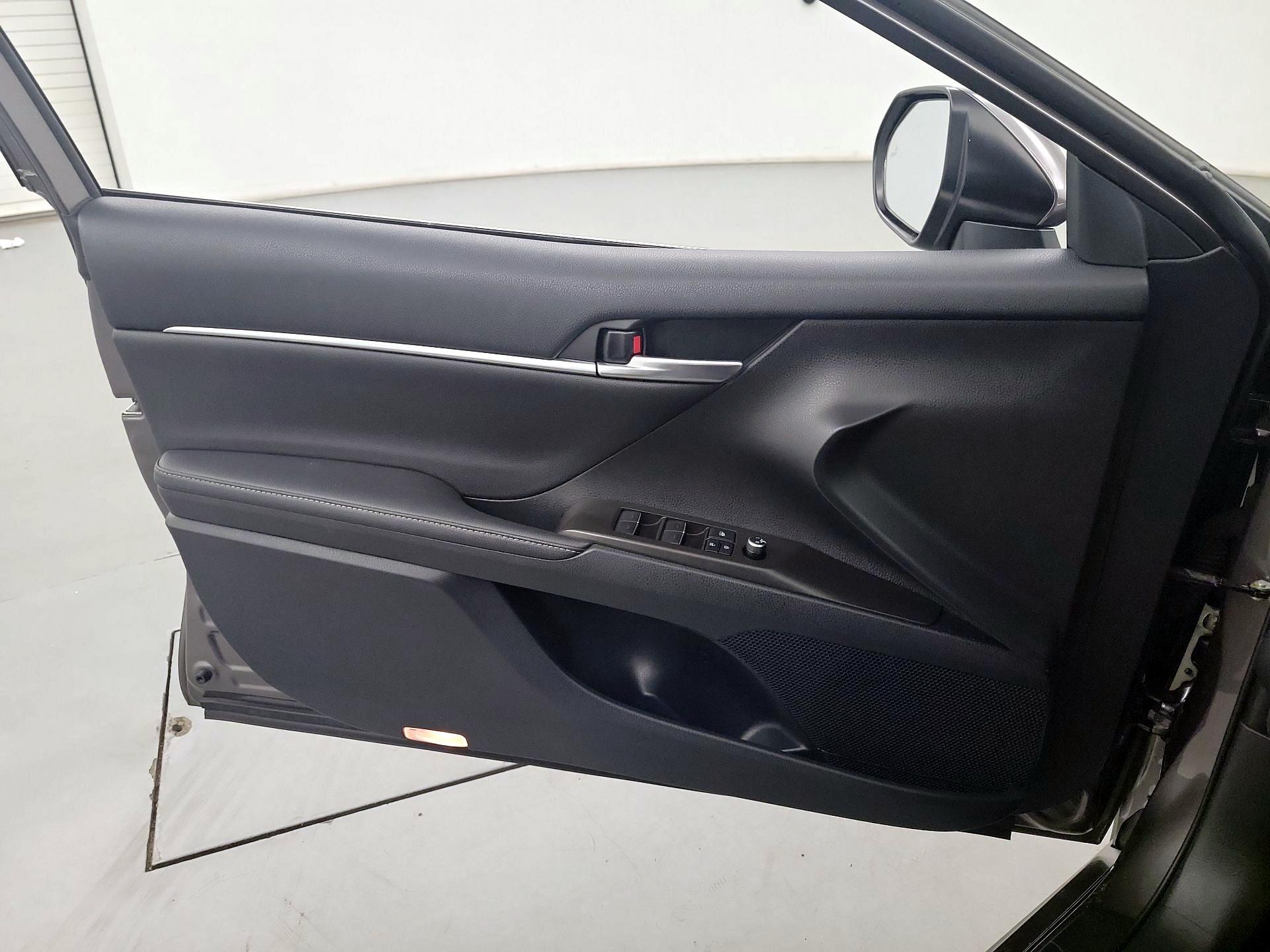 Thumbnail: 2021 Toyota Camry - 12