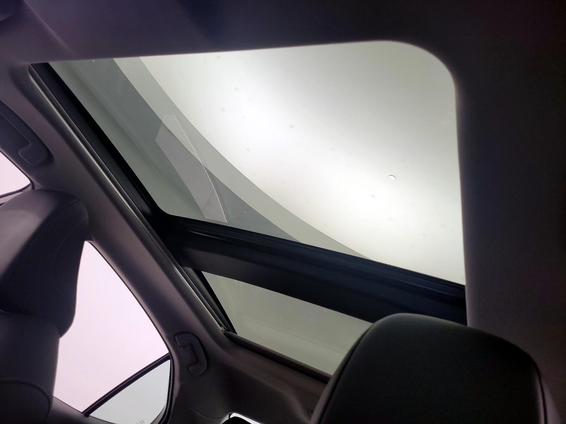 Thumbnail: 2021 Toyota Camry - 19