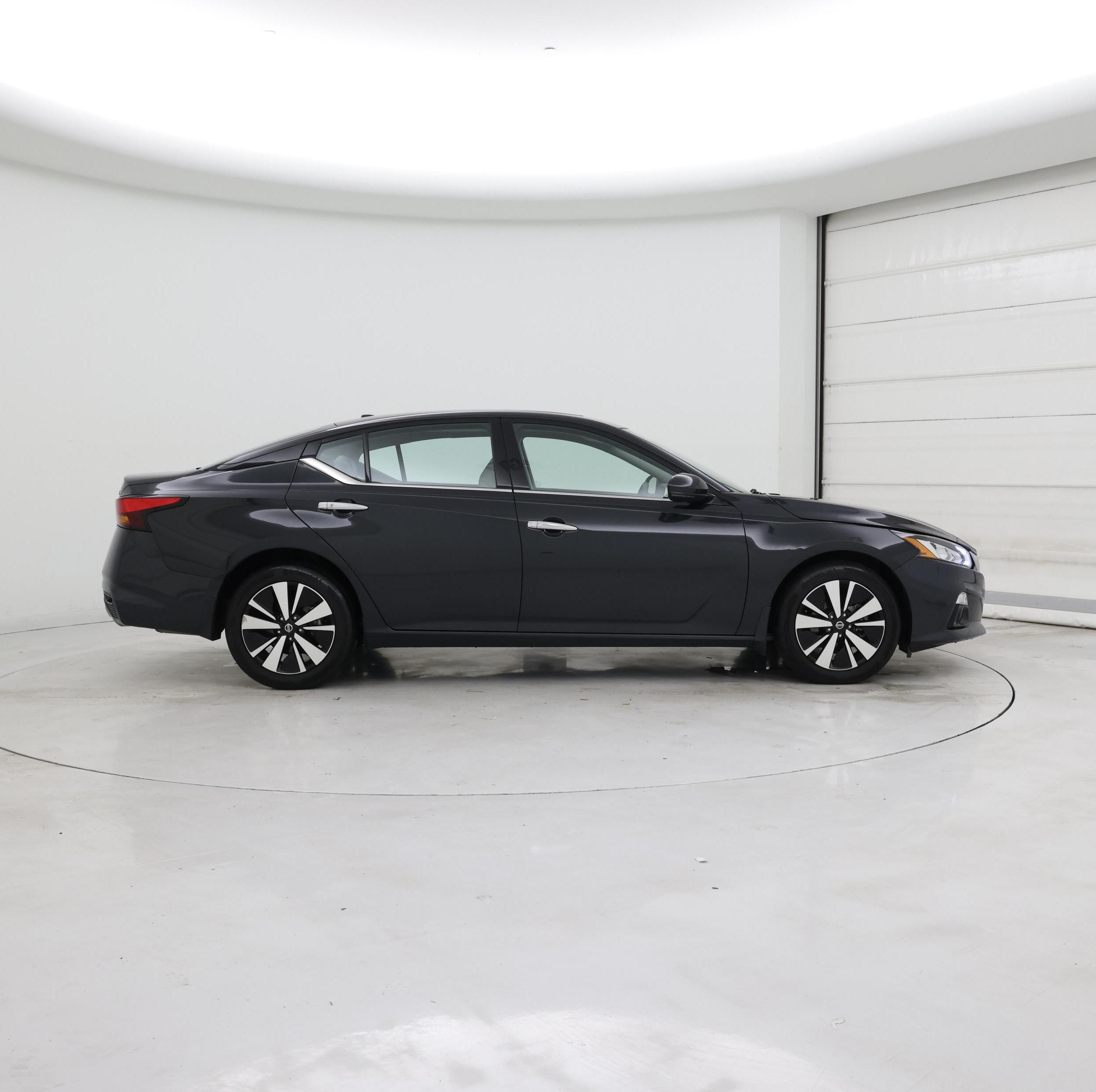 Thumbnail: 2022 Nissan Altima - 7