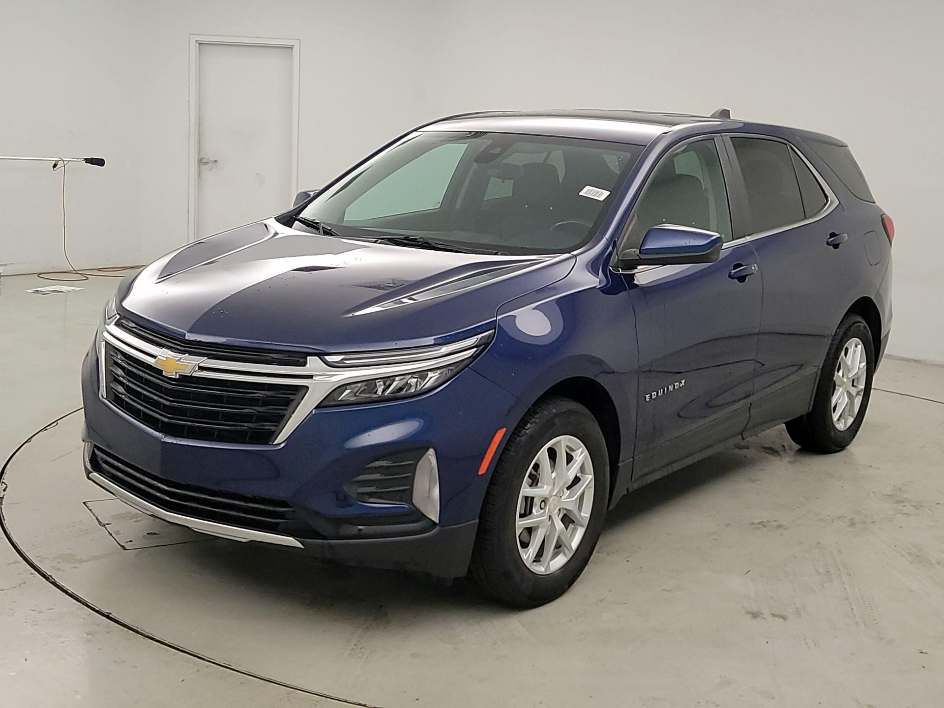 Thumbnail: 2022 Chevrolet Equinox - 3