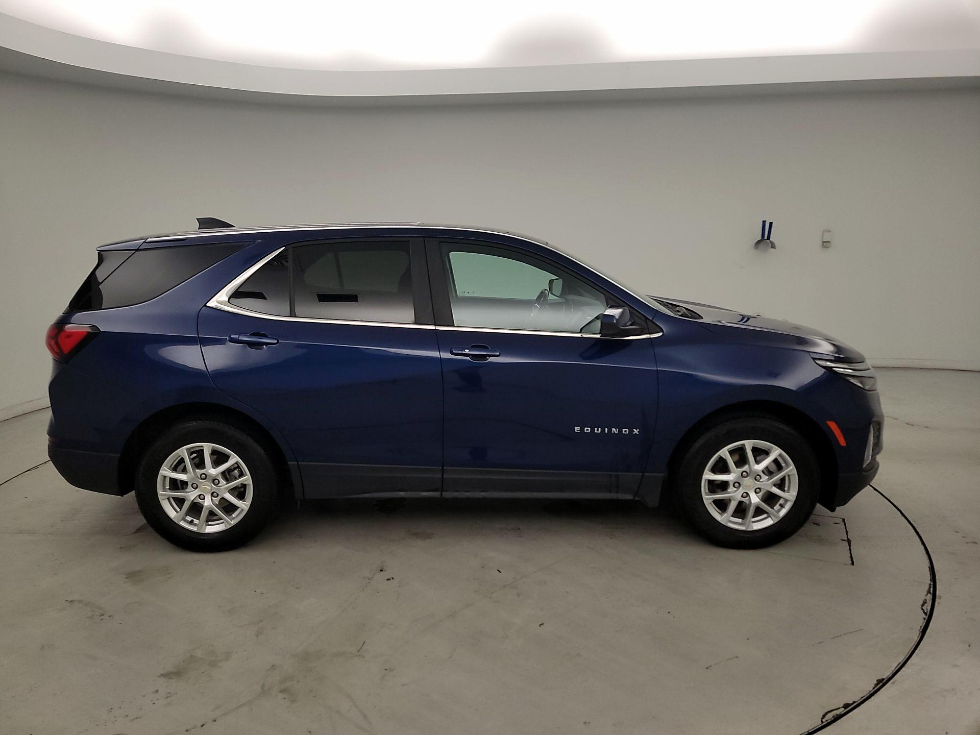 Thumbnail: 2022 Chevrolet Equinox - 4