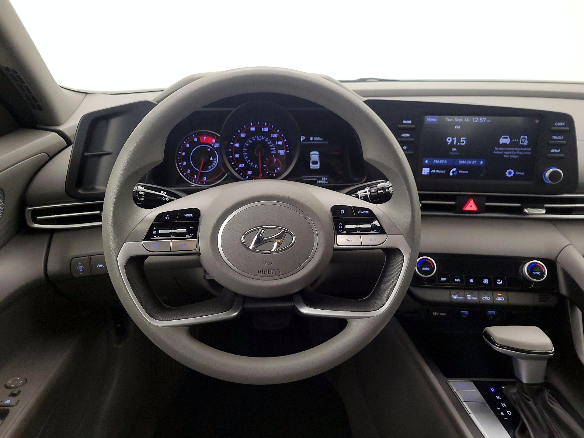 Thumbnail: 2023 Hyundai Elantra - 10