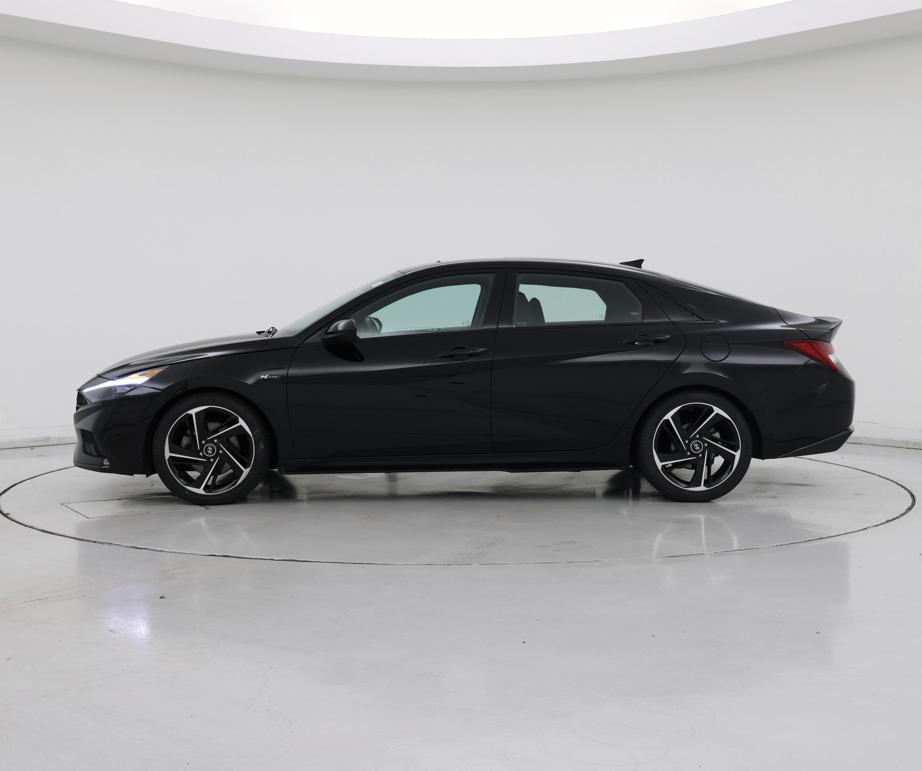 Thumbnail: 2023 Hyundai Elantra - 3