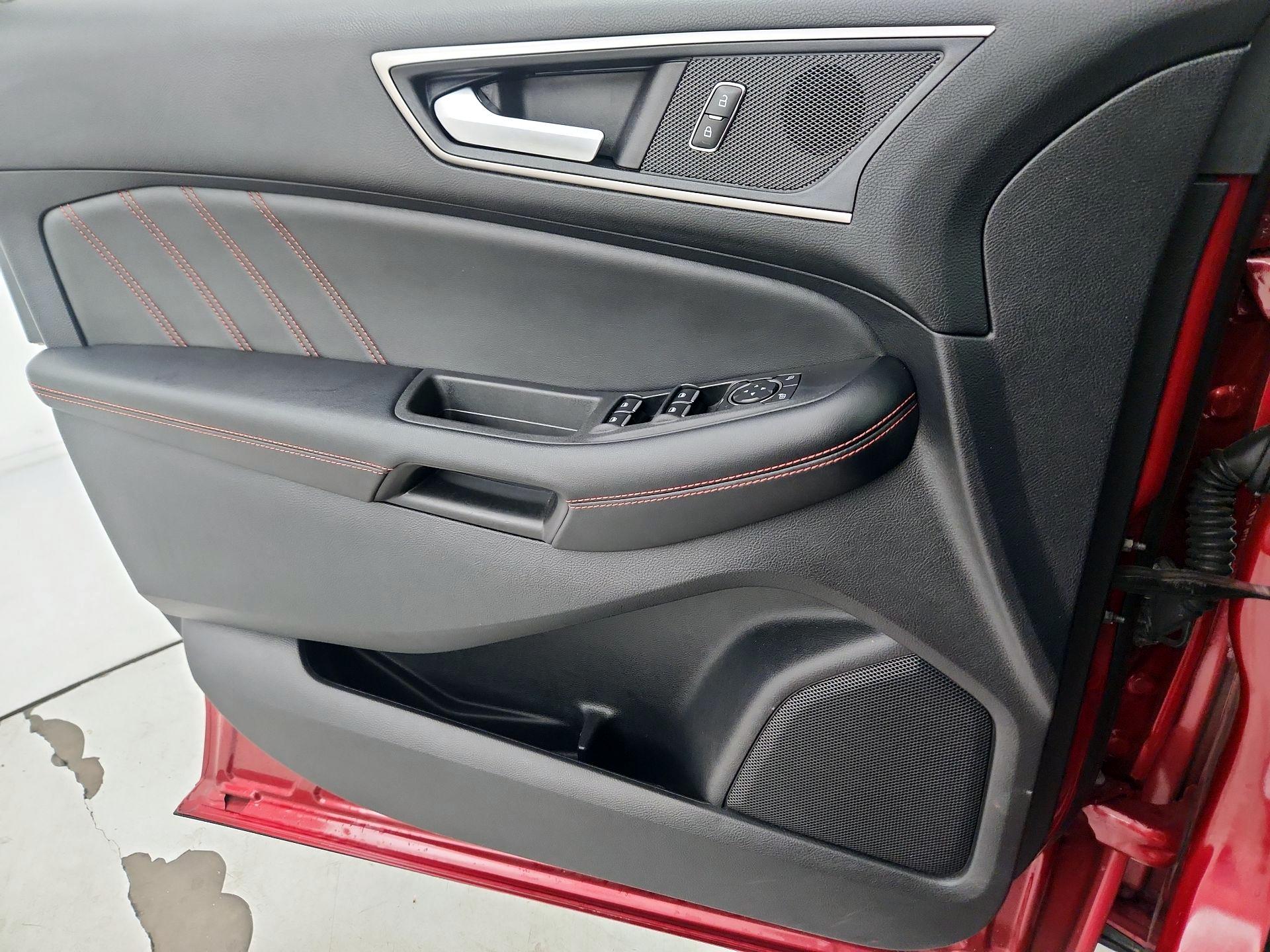 Thumbnail: 2022 Ford Edge - 12
