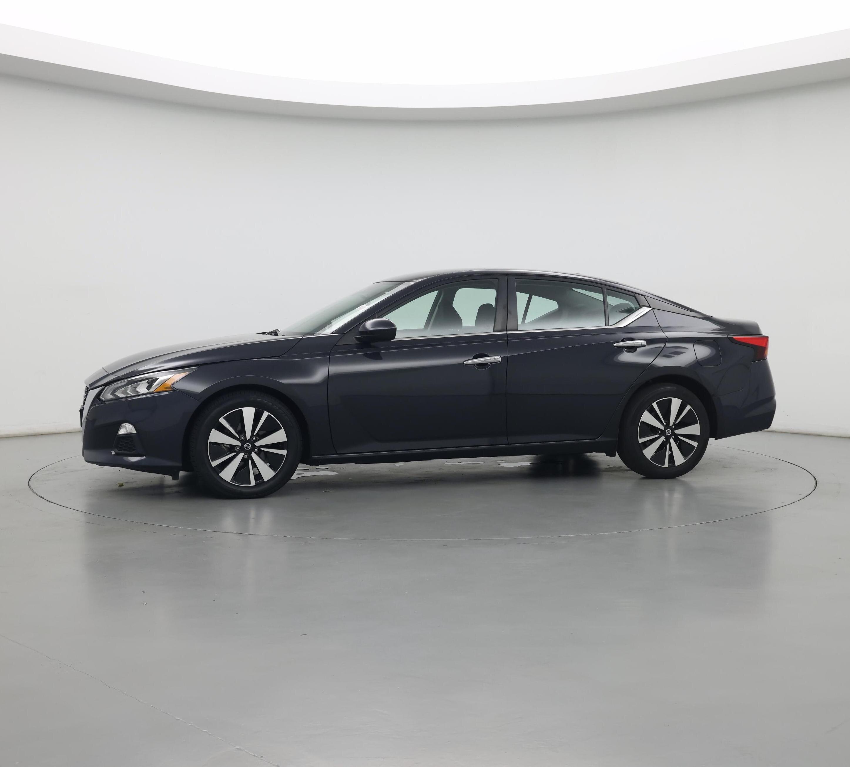 Thumbnail: 2022 Nissan Altima - 4