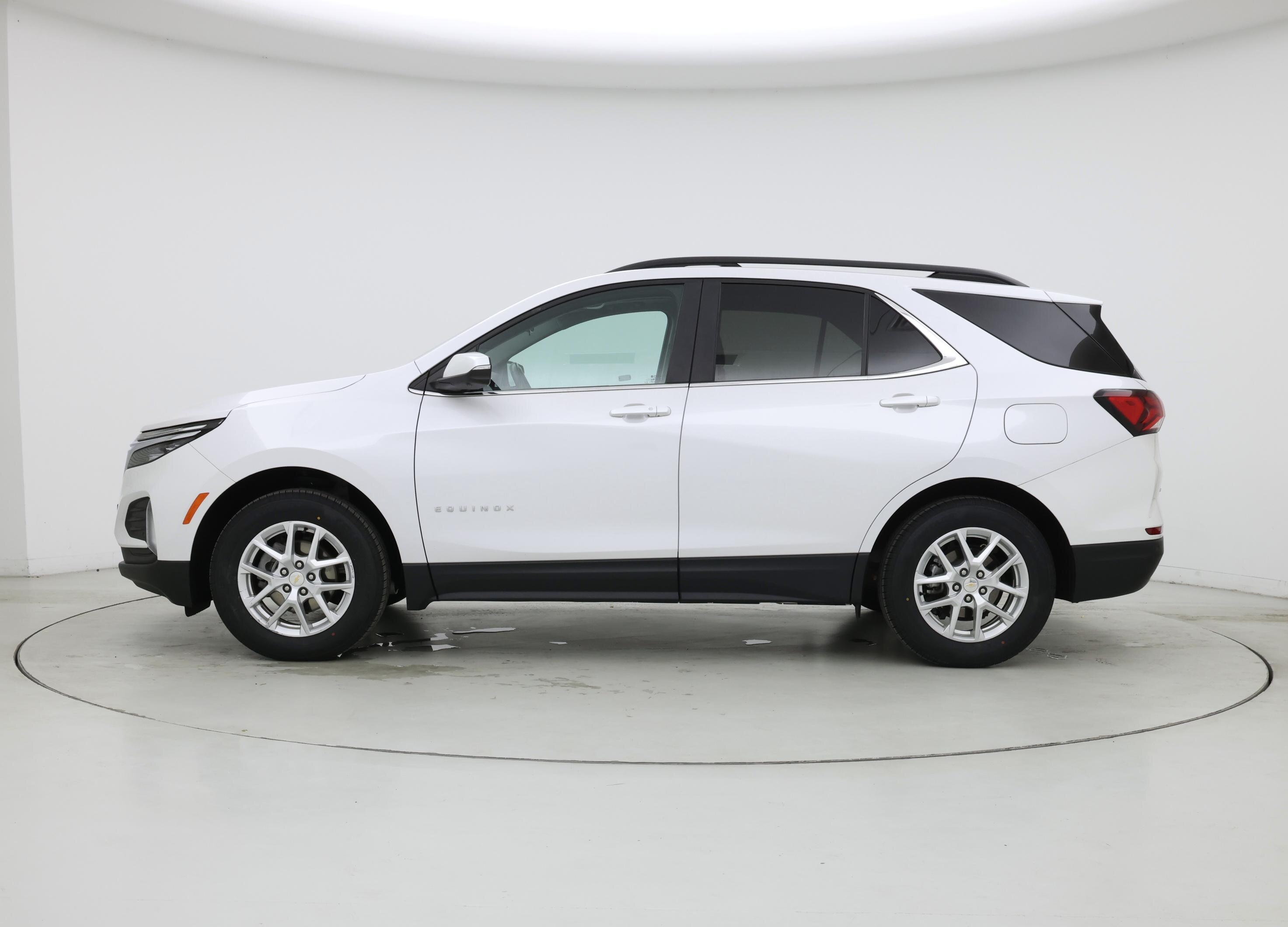 Thumbnail: 2022 Chevrolet Equinox - 3