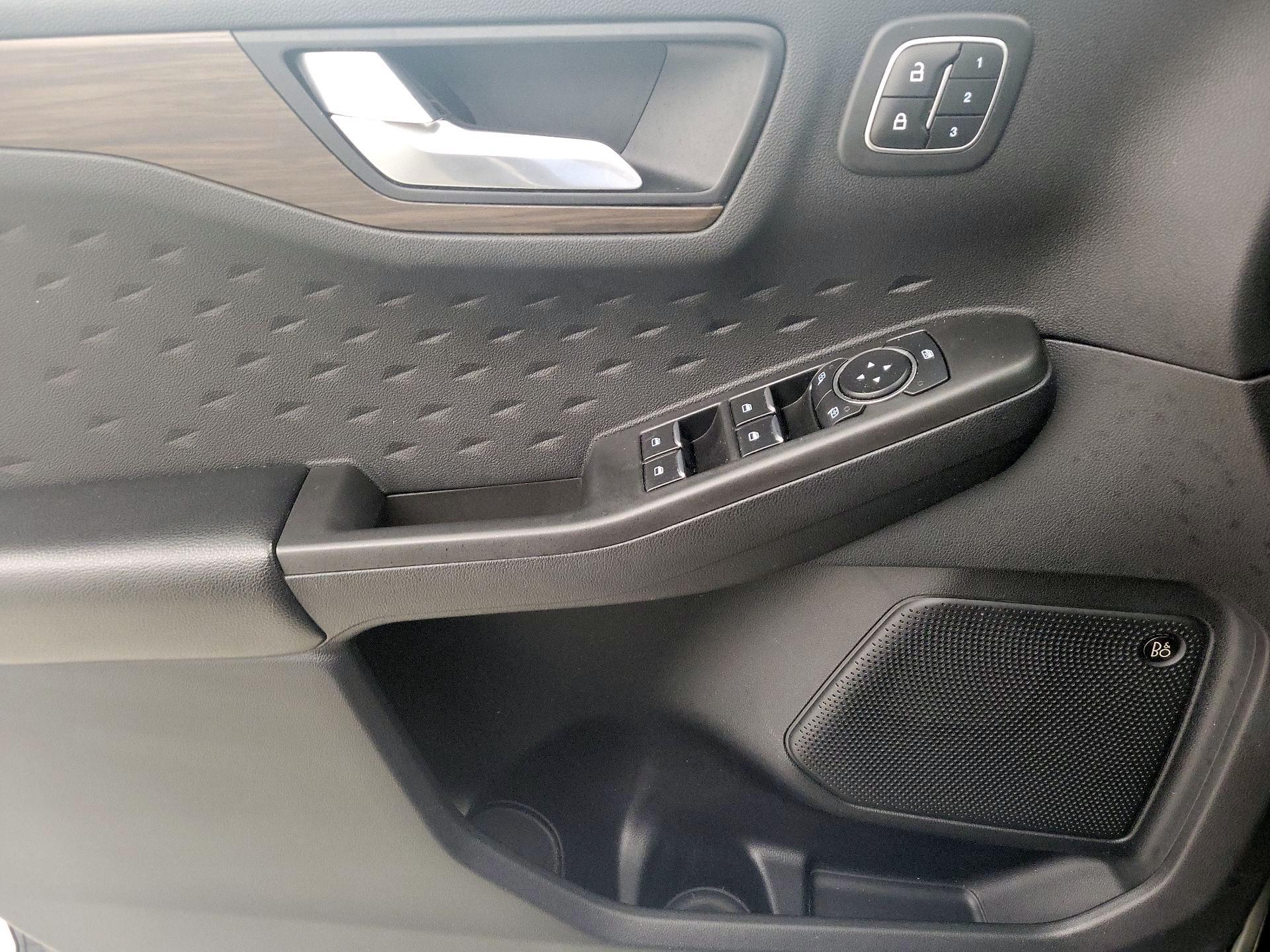 Thumbnail: 2020 Ford Escape - 12