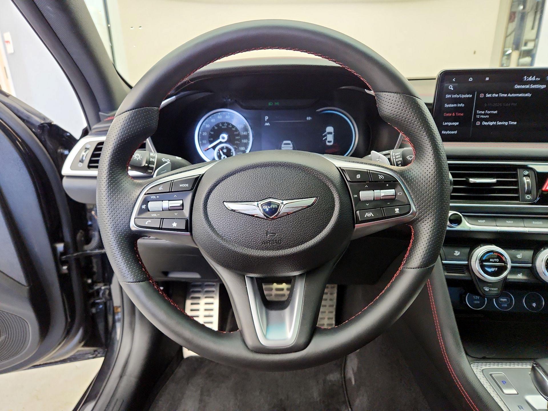 Thumbnail: 2023 Genesis G70 - 10