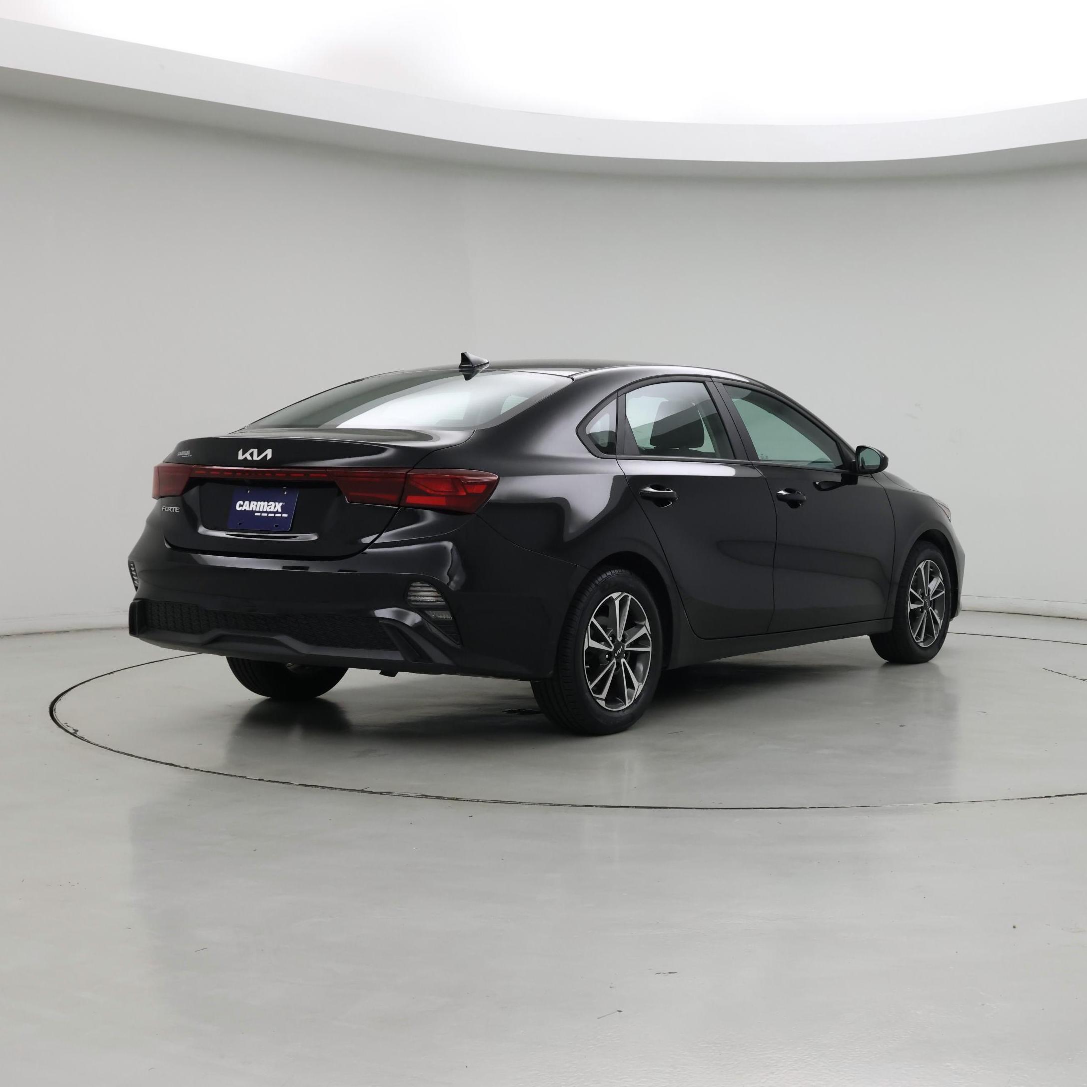 Thumbnail: 2022 Kia Forte - 8