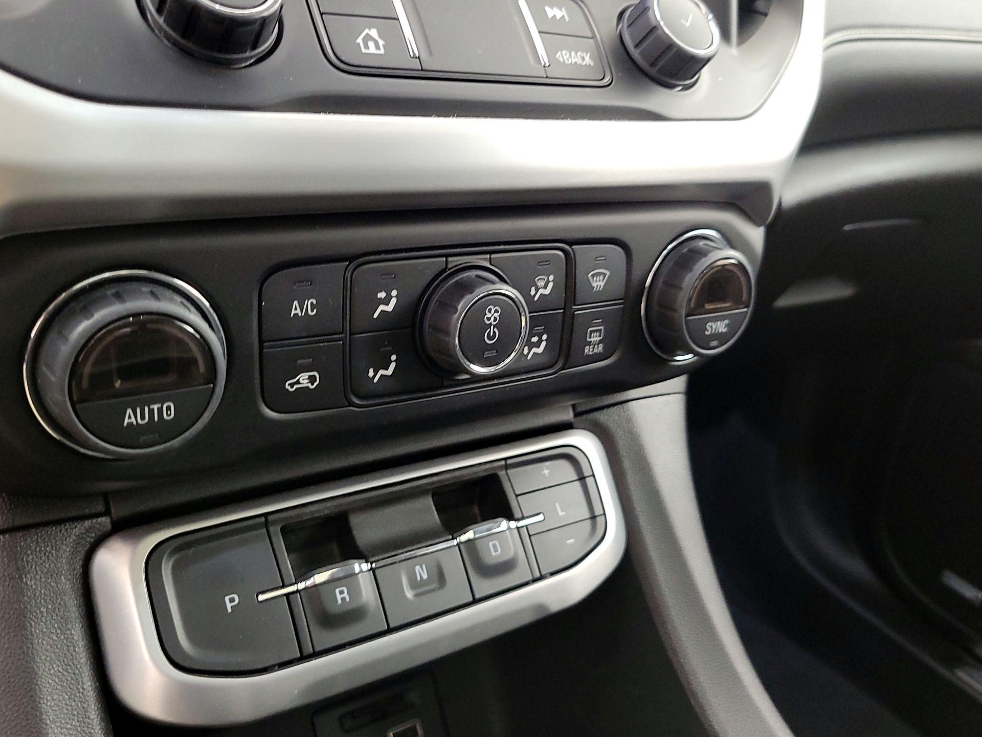 Thumbnail: 2022 GMC Acadia - 17