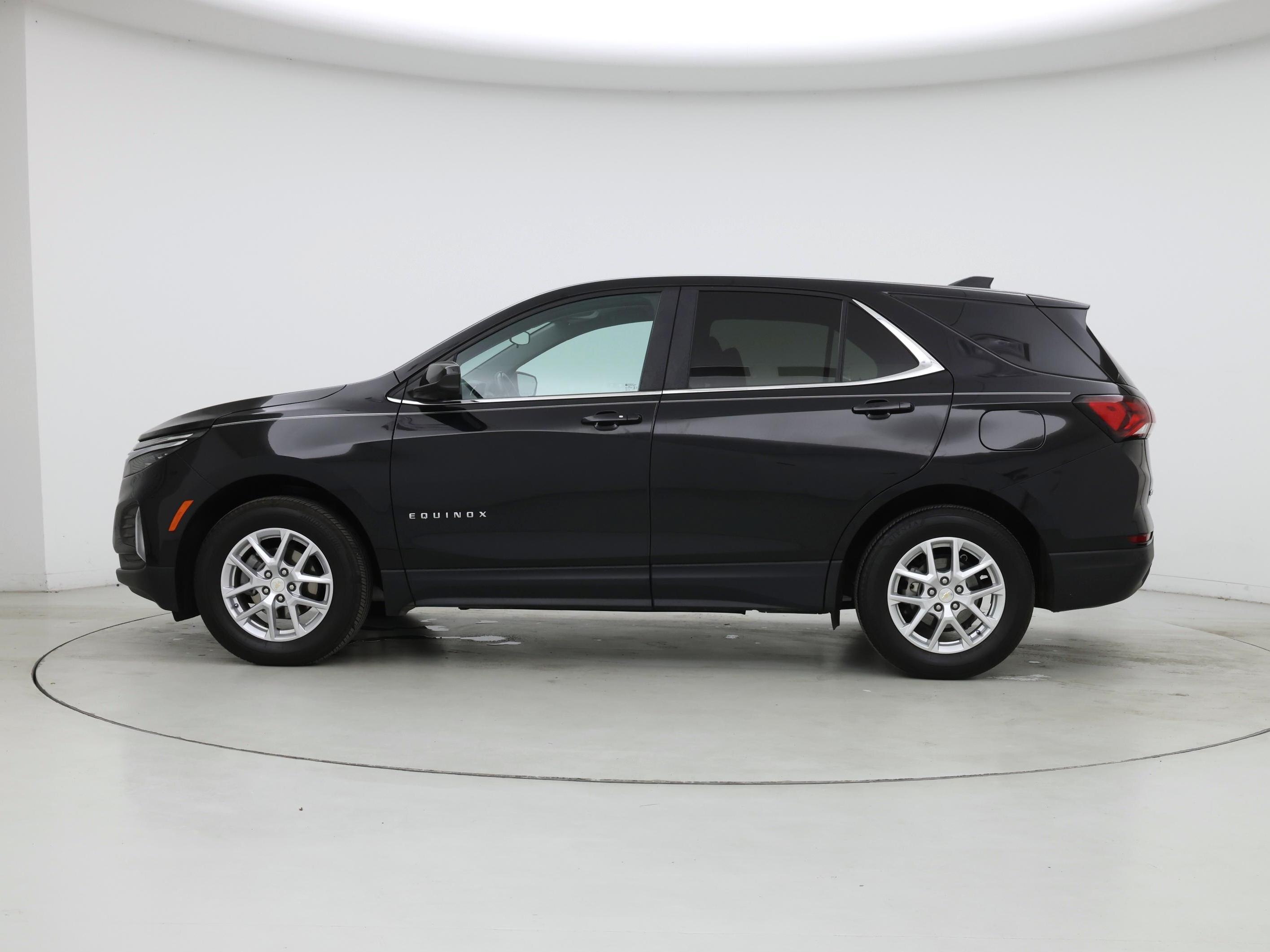 Thumbnail: 2023 Chevrolet Equinox - 3