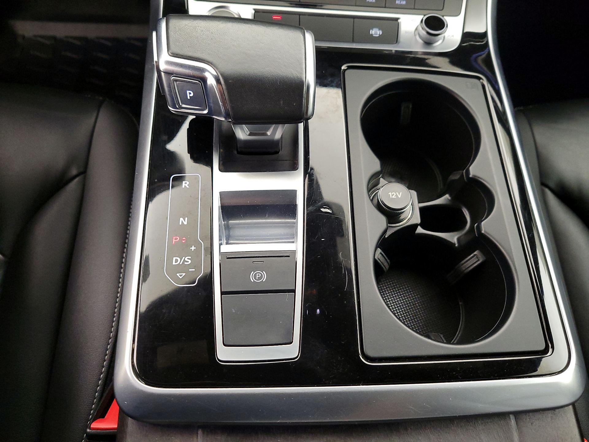 Thumbnail: 2021 Audi Q8 - 18