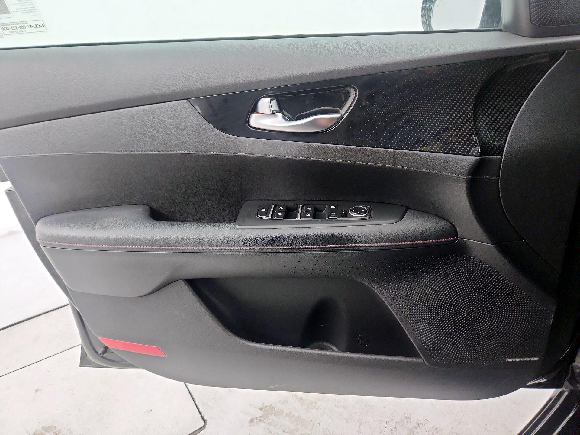 Thumbnail: 2022 Kia Forte - 12