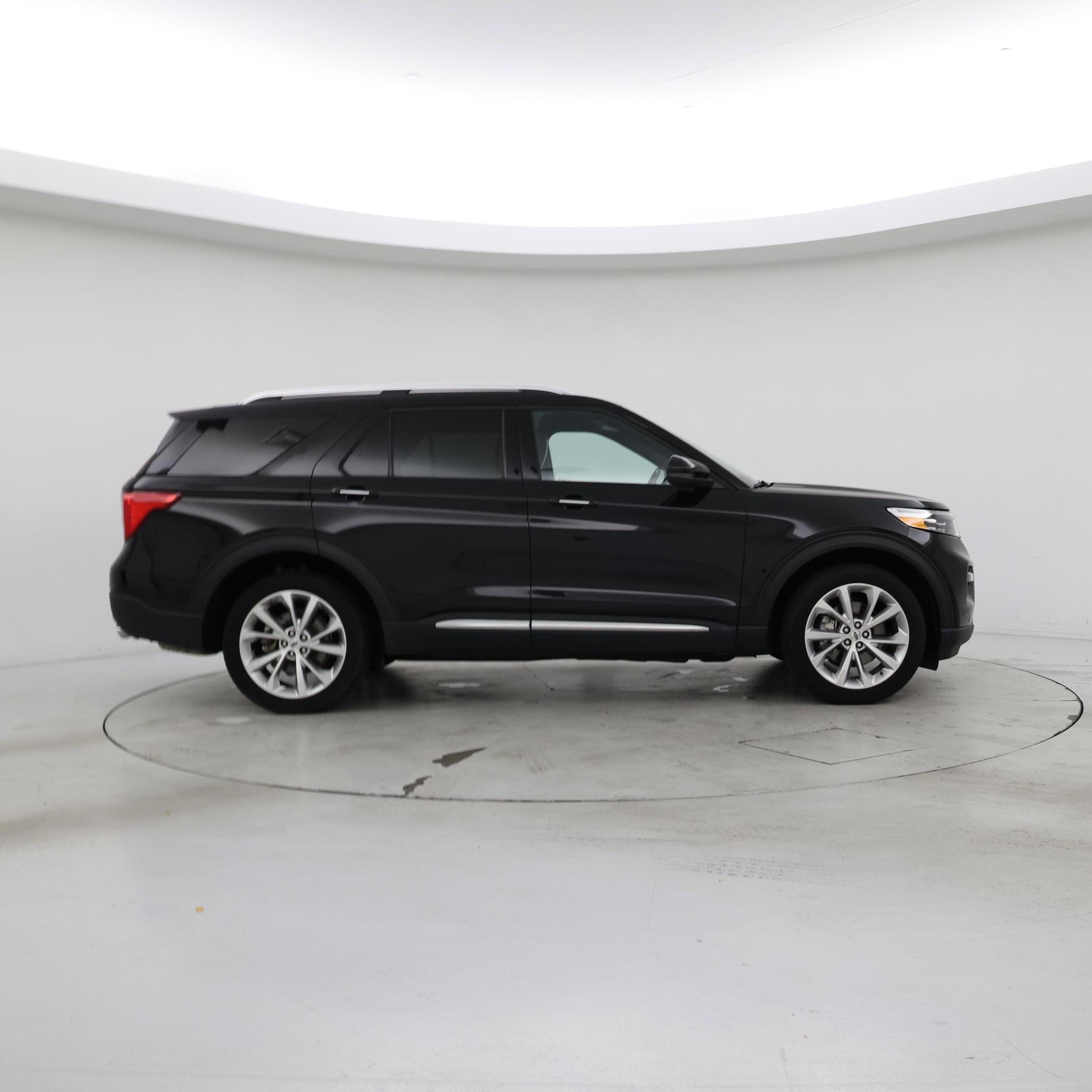 Thumbnail: 2022 Ford Explorer - 7