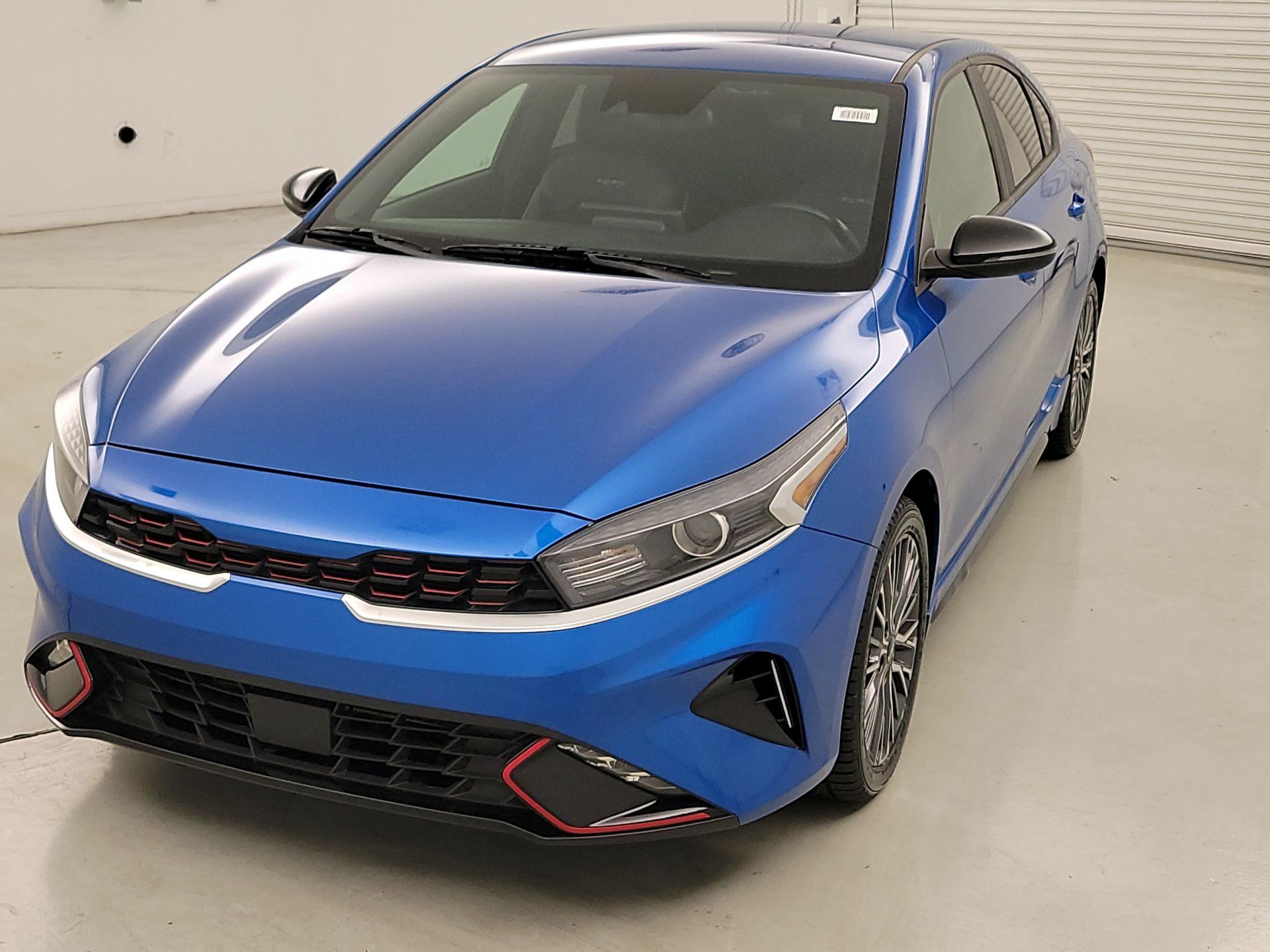 Thumbnail: 2022 Kia Forte - 3