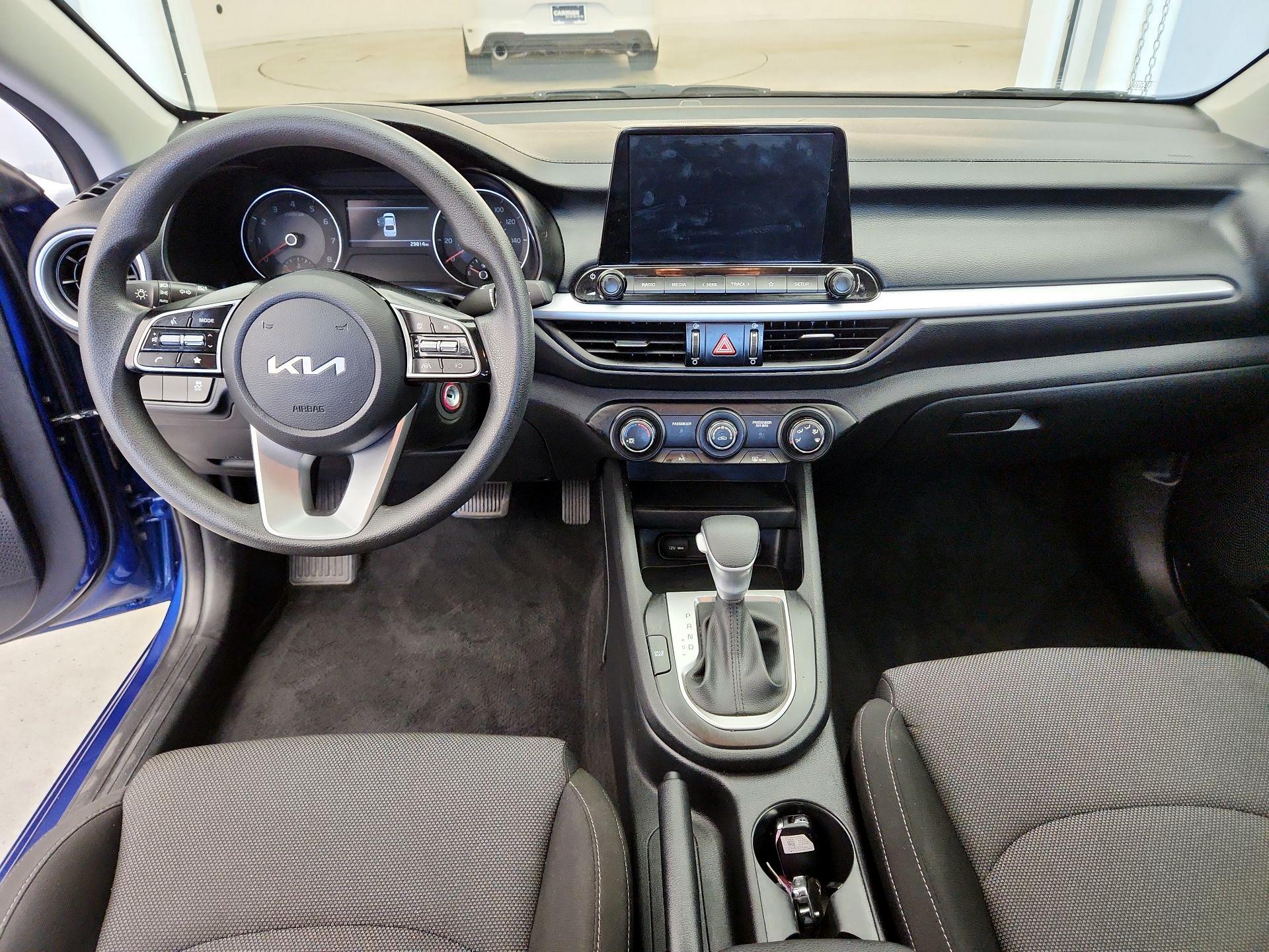 Thumbnail: 2022 Kia Forte - 9