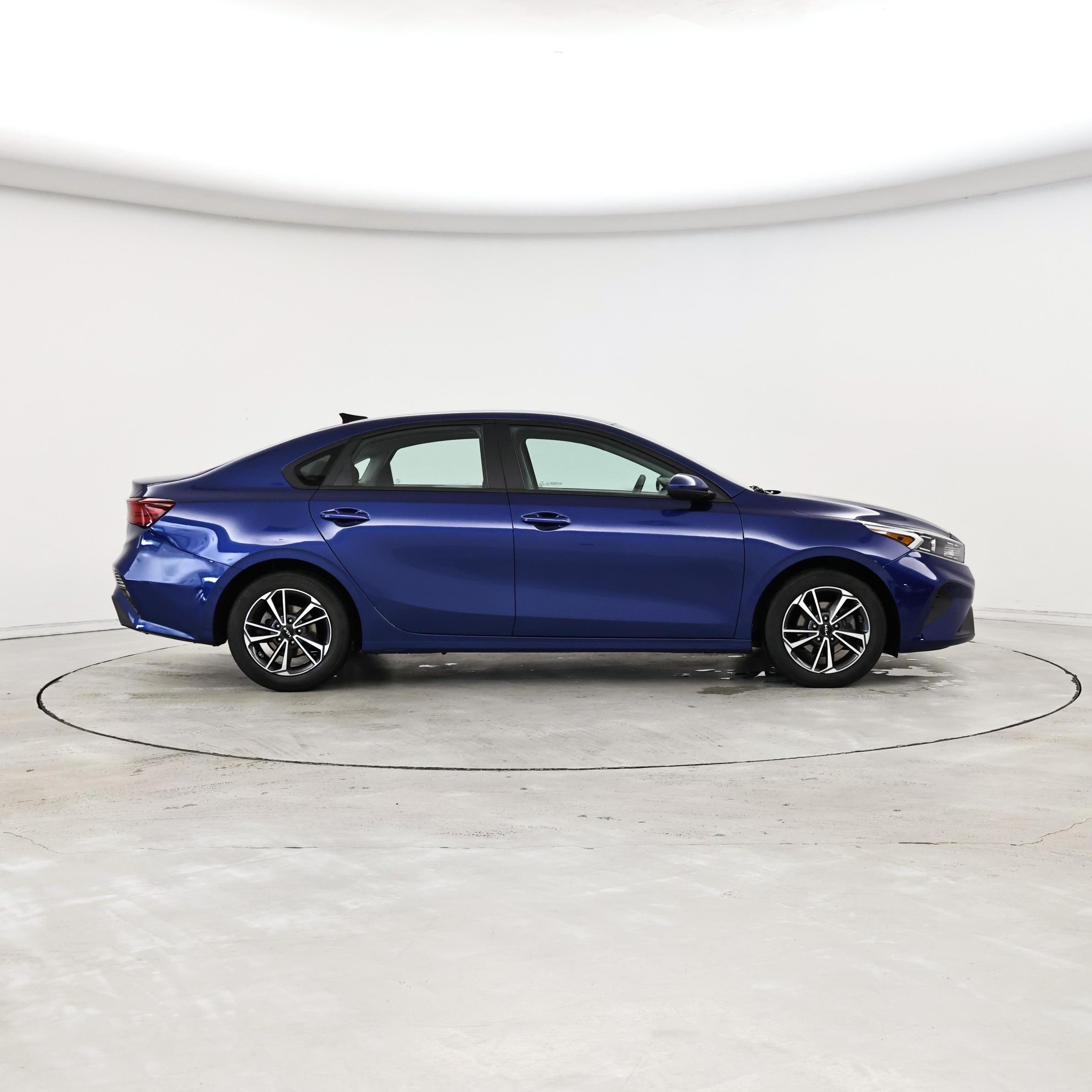 Thumbnail: 2022 Kia Forte - 7