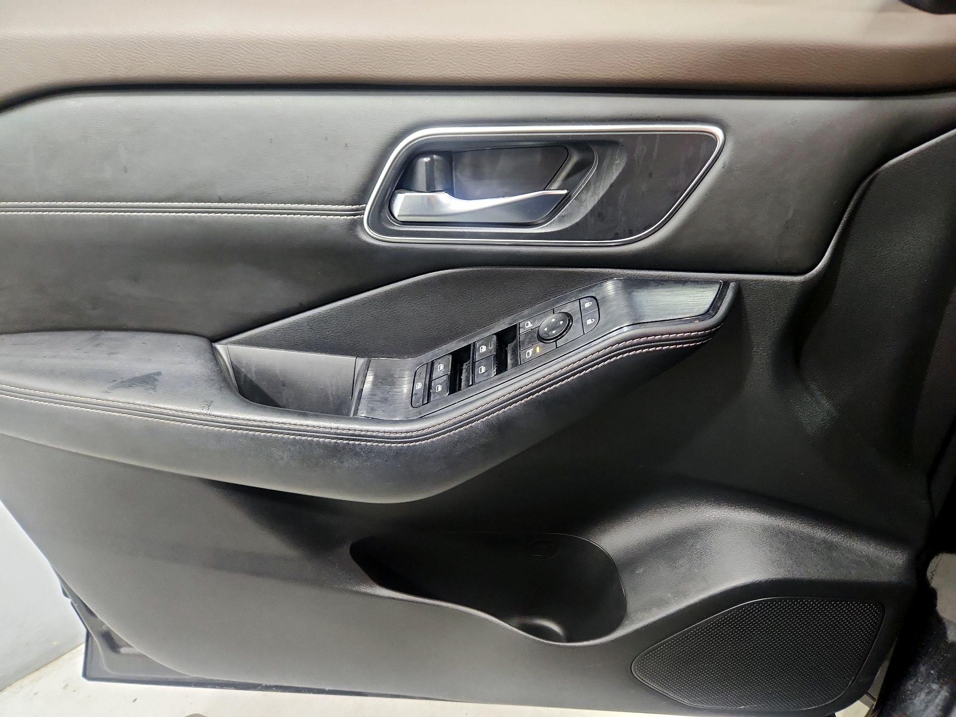 Thumbnail: 2021 Nissan Rogue - 12