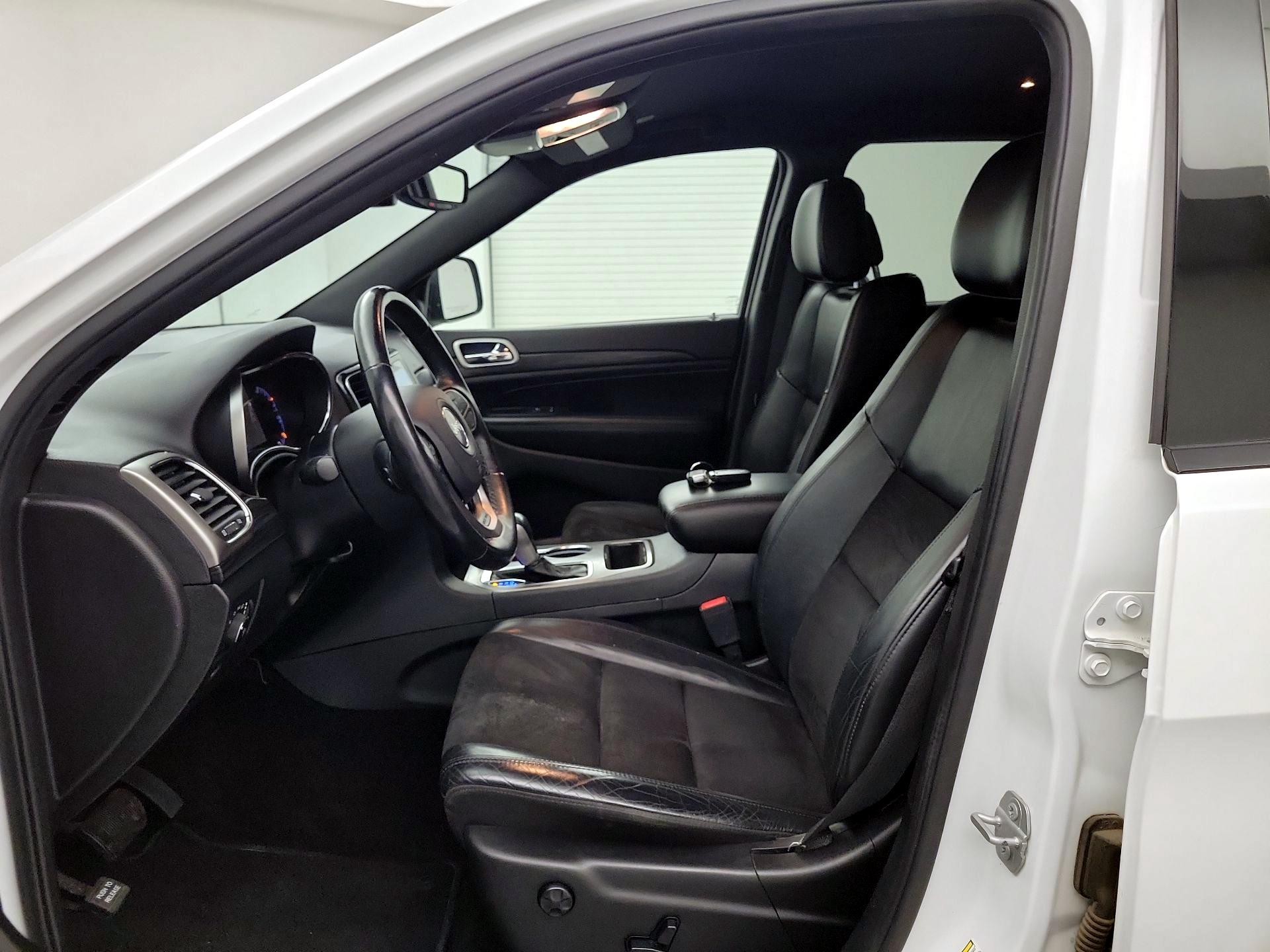 Thumbnail: 2020 Jeep Grand Cherokee - 11